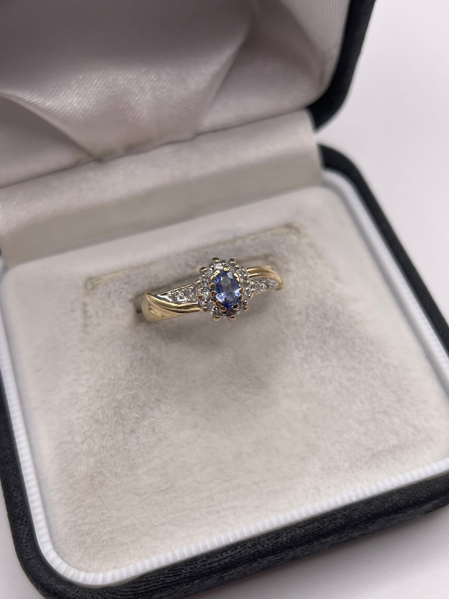 9ct gold sapphire and diamond ring