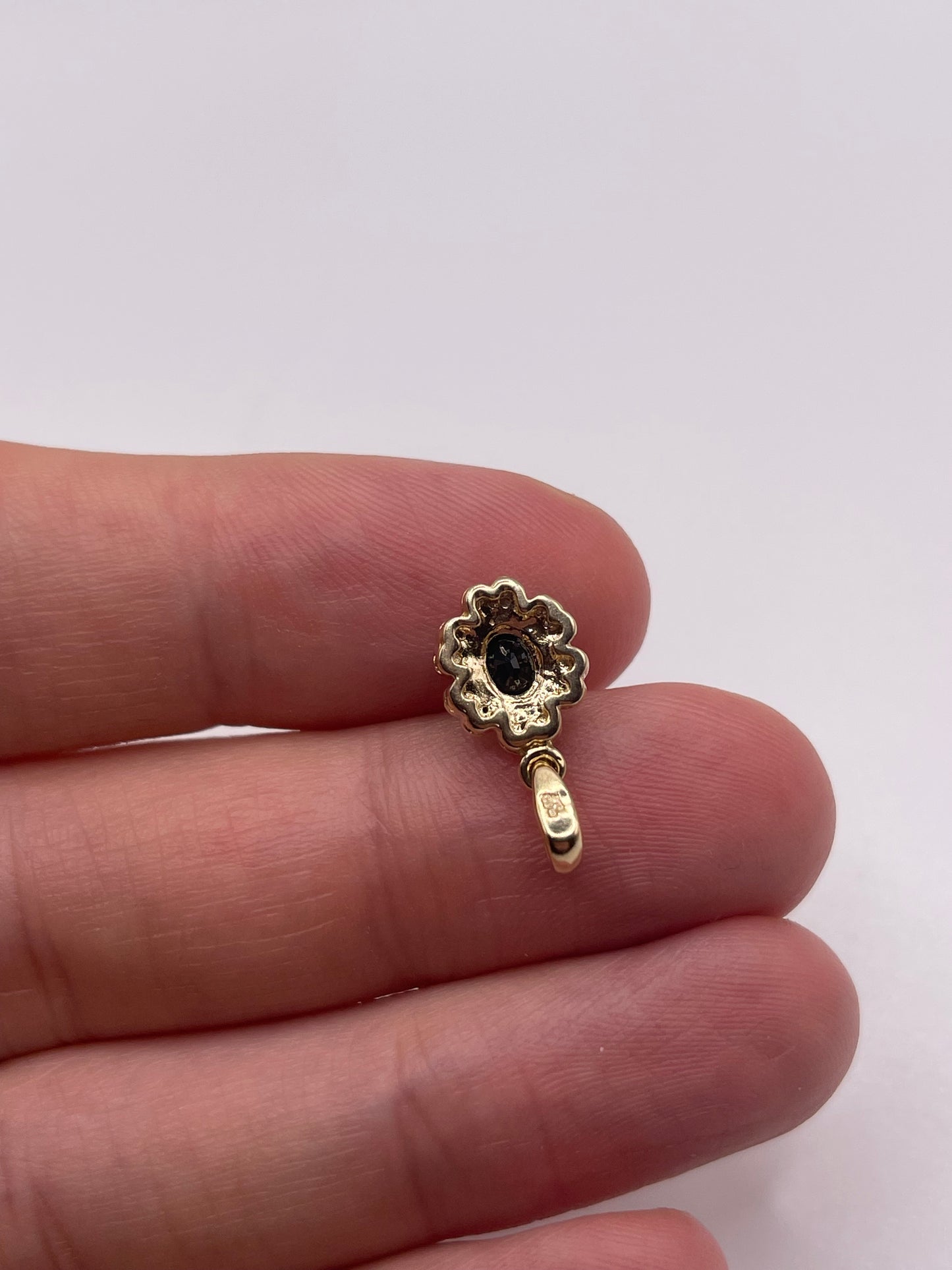 9ct gold sapphire and diamond pendant
