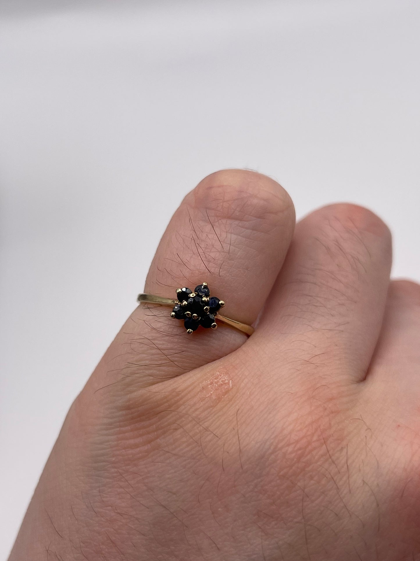 9ct gold sapphire cluster ring