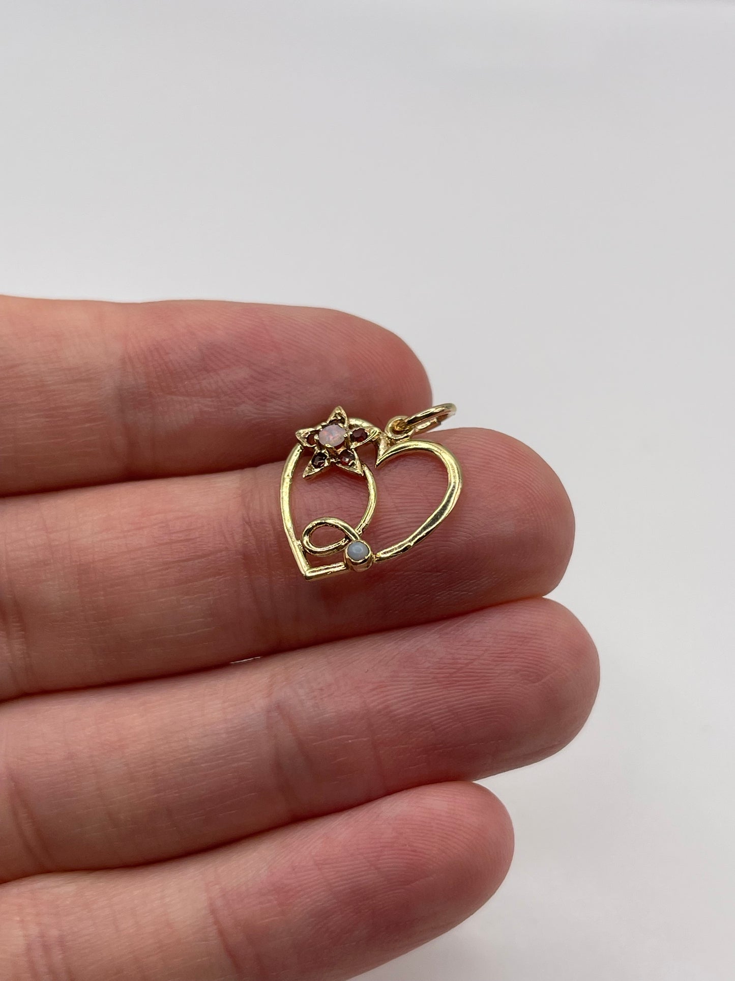 9ct gold garnet and opal heart pendant