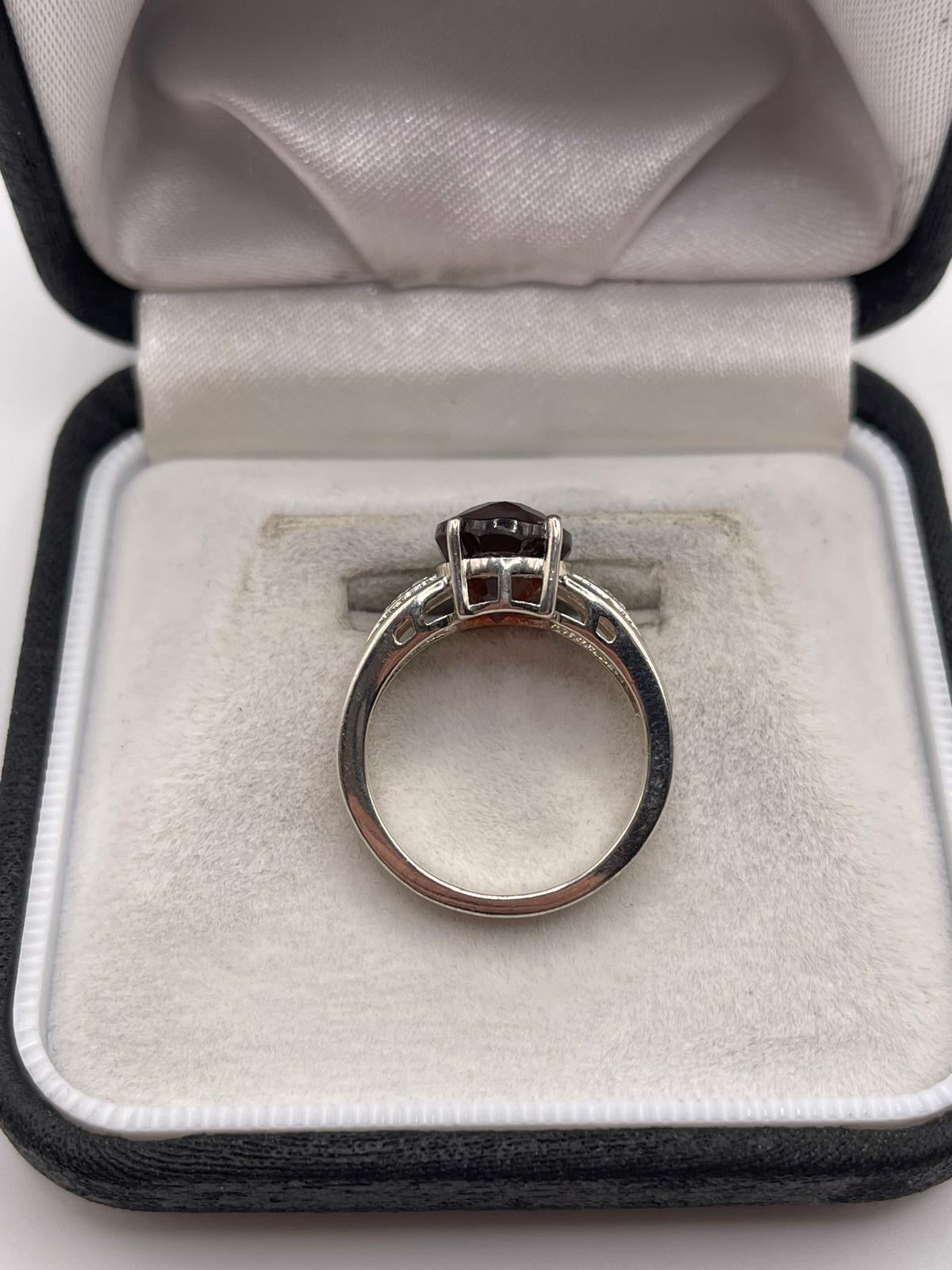 Silver gemstone ring
