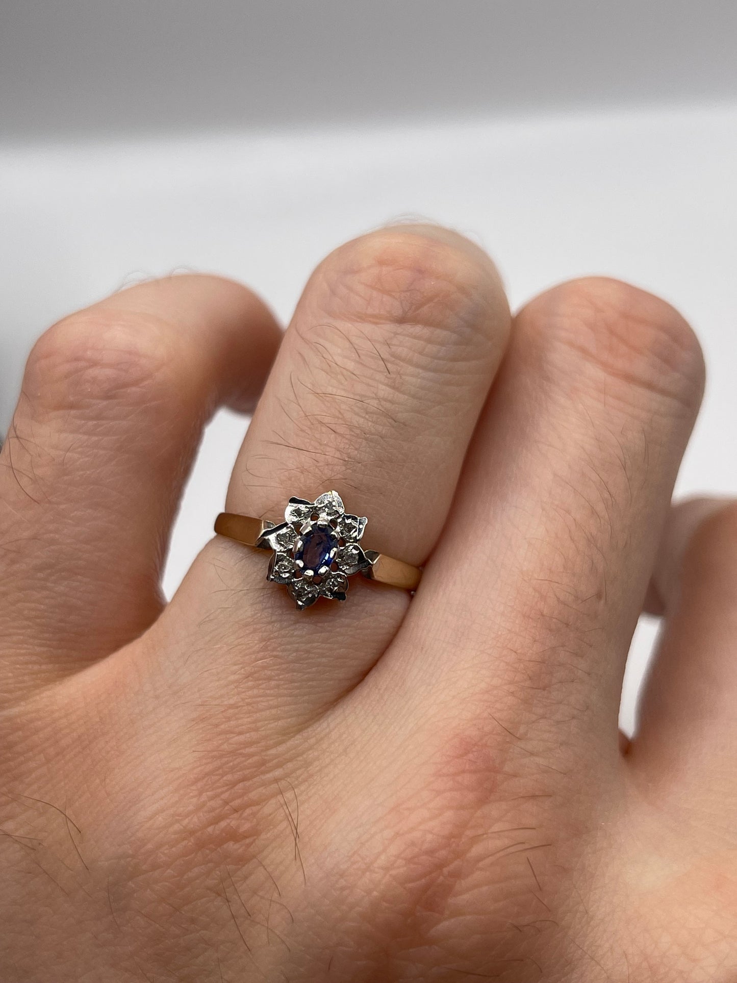9ct gold sapphire and diamond ring