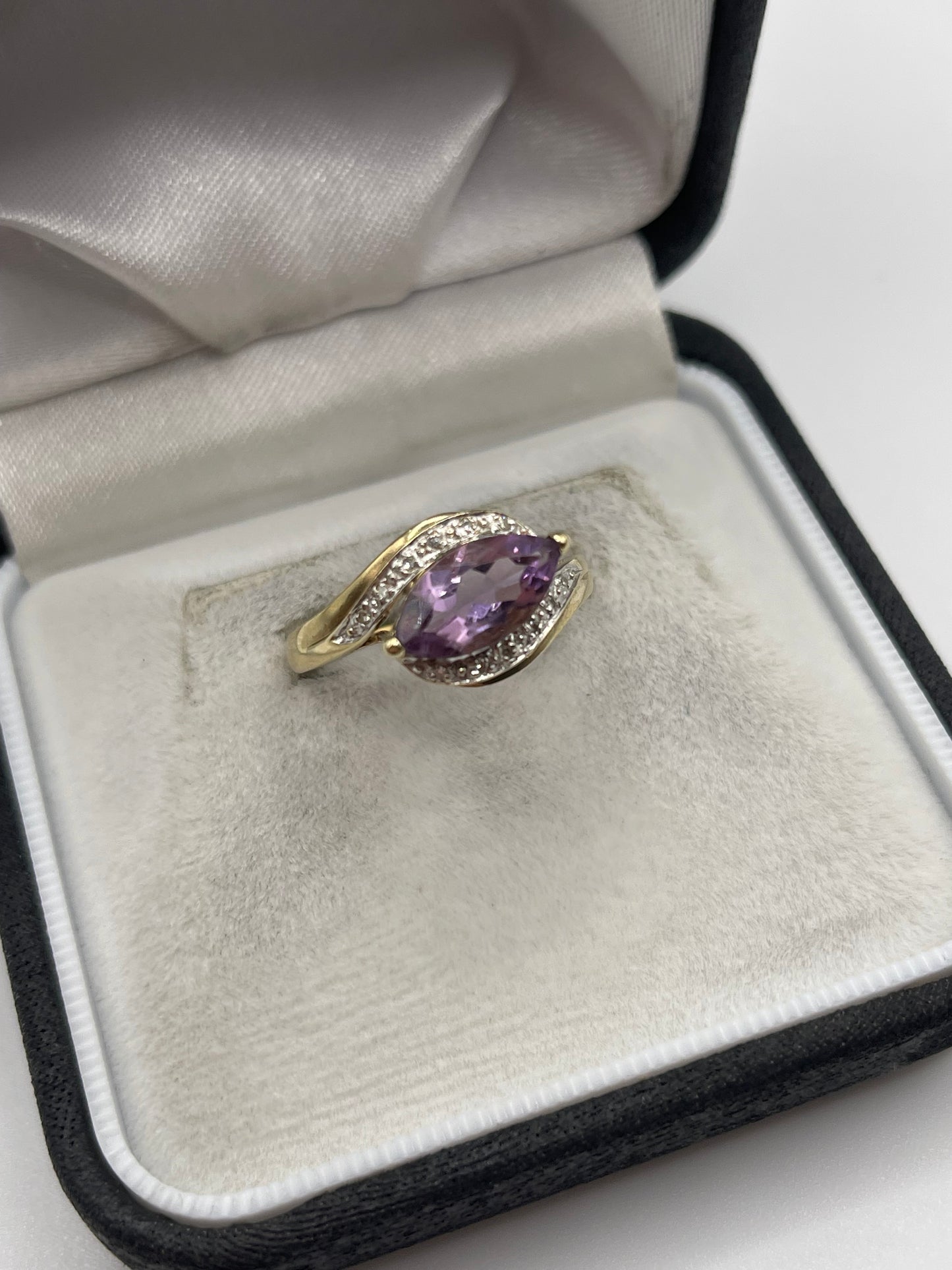 9ct gold amethyst and diamond ring