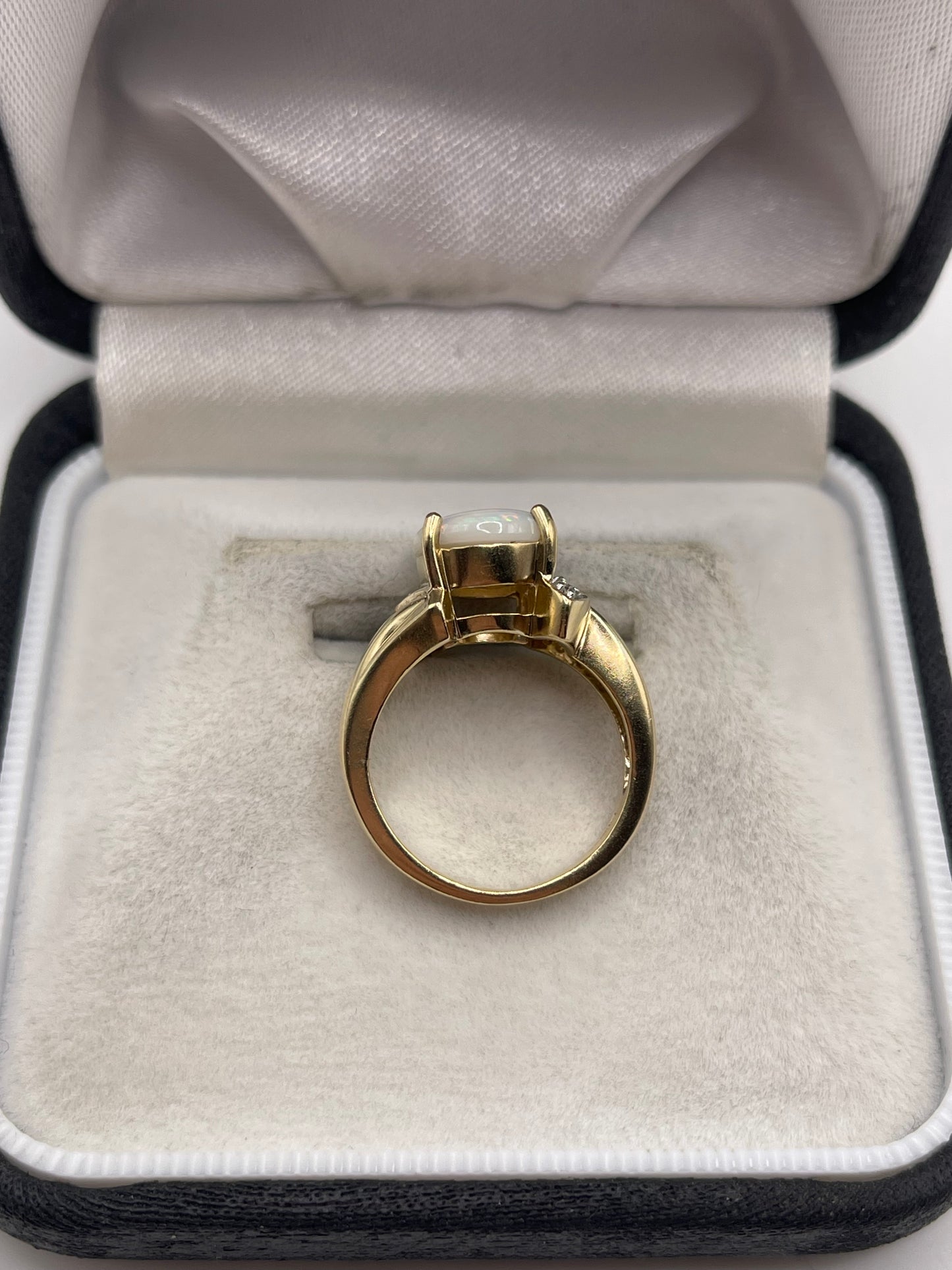 9ct gold opal and diamond ring