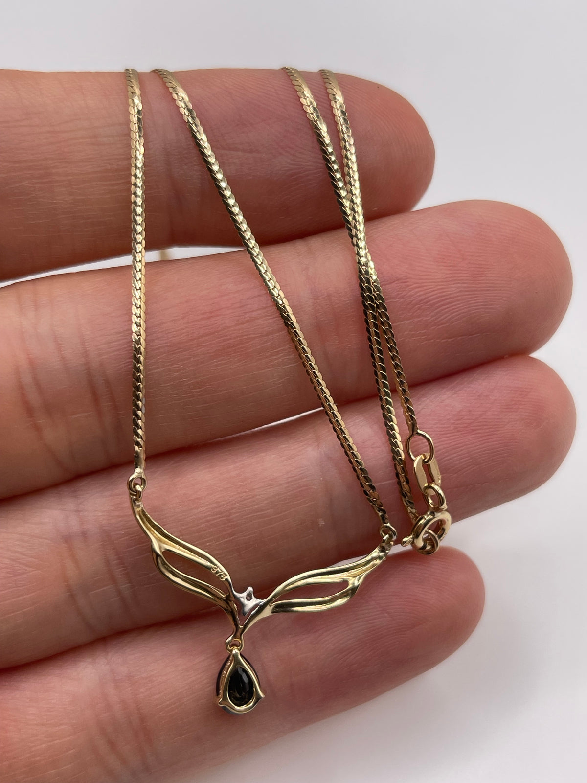 9ct gold sapphire and diamond necklace