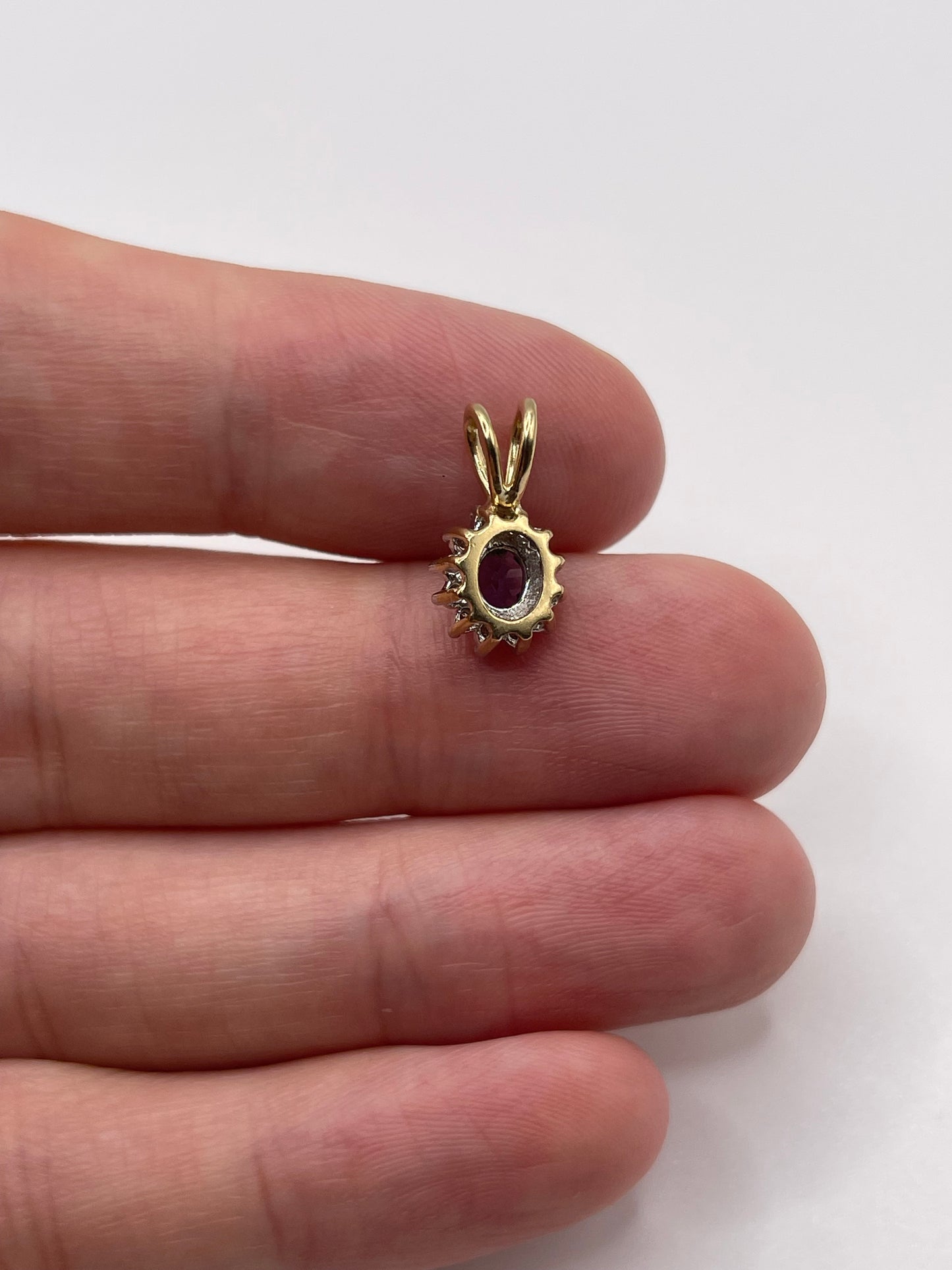 9ct gold amethyst and diamond pendant