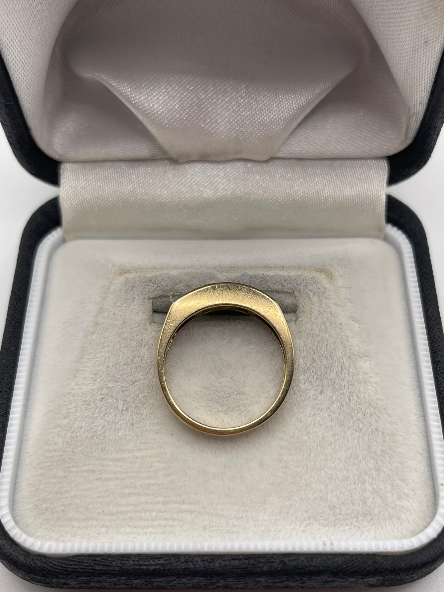 9ct gold blue topaz ring