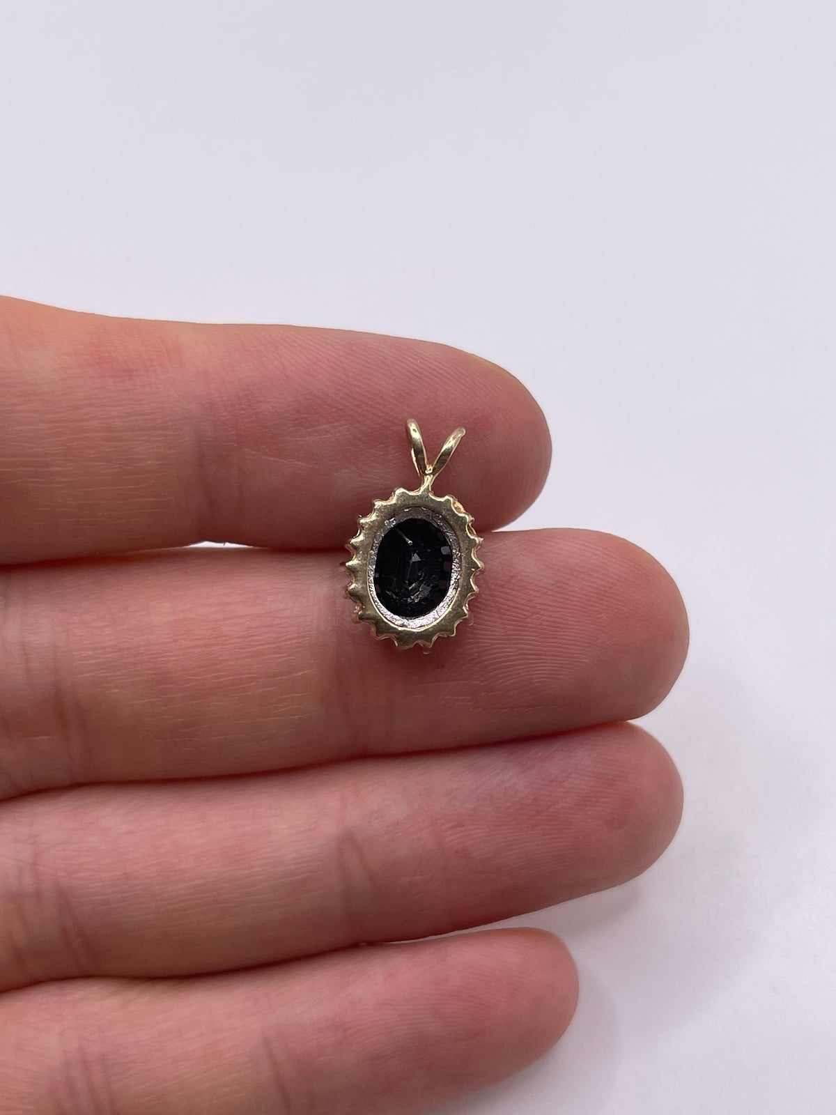 9ct gold sapphire and diamond pendant