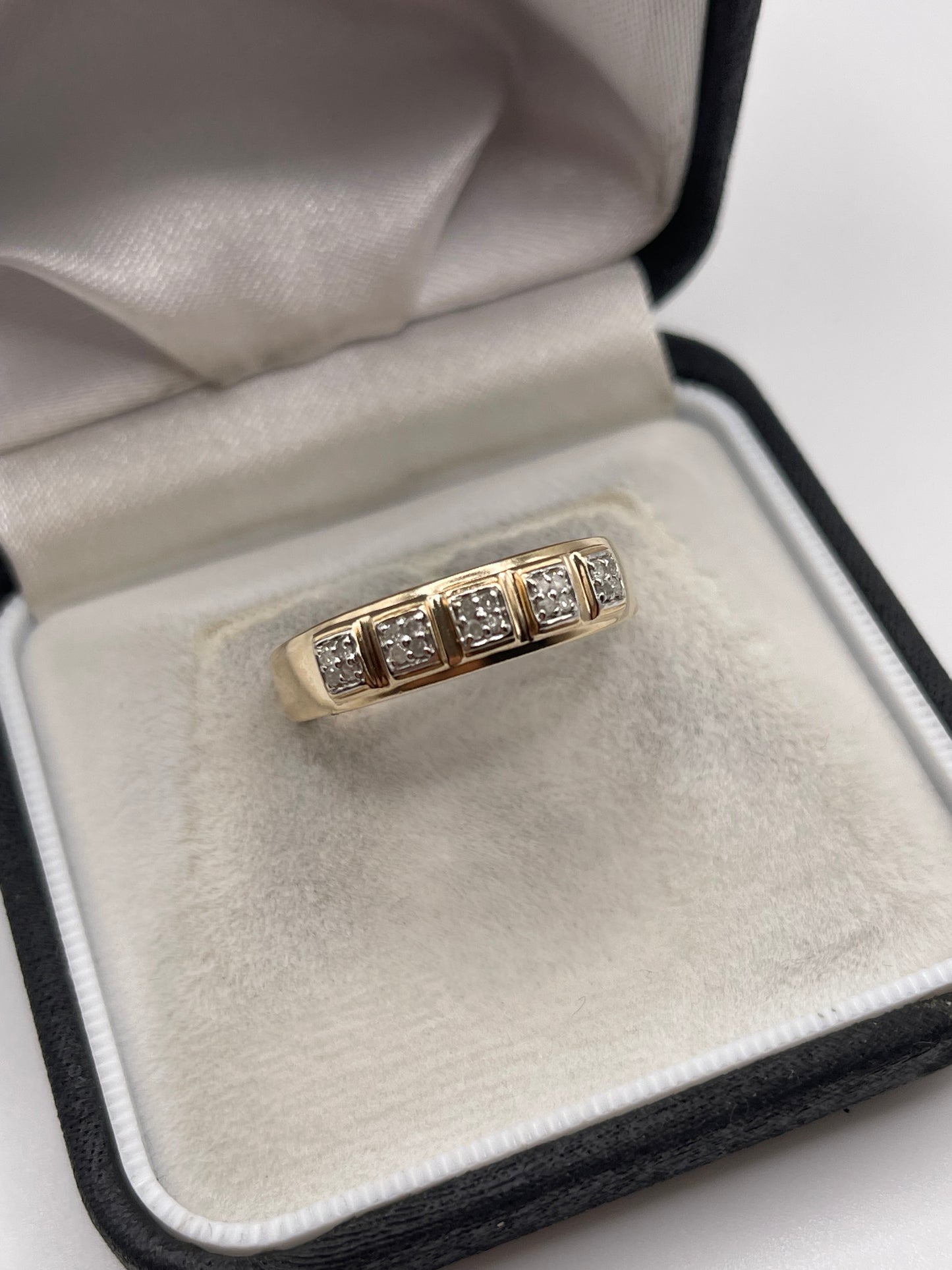 9ct gold diamond cluster ring