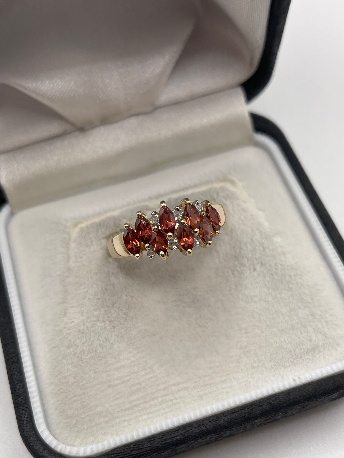 9ct gold garnet and diamond ring