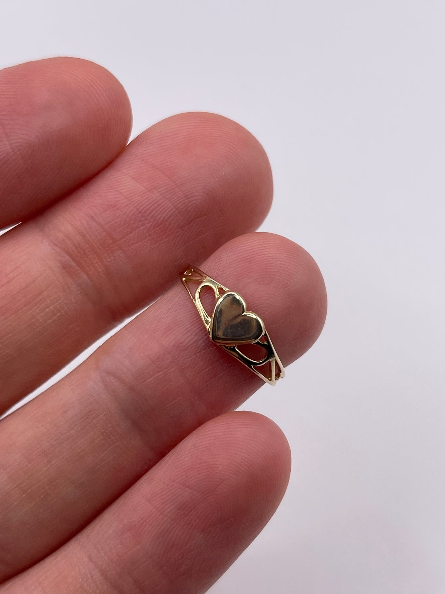 9ct gold heart ring
