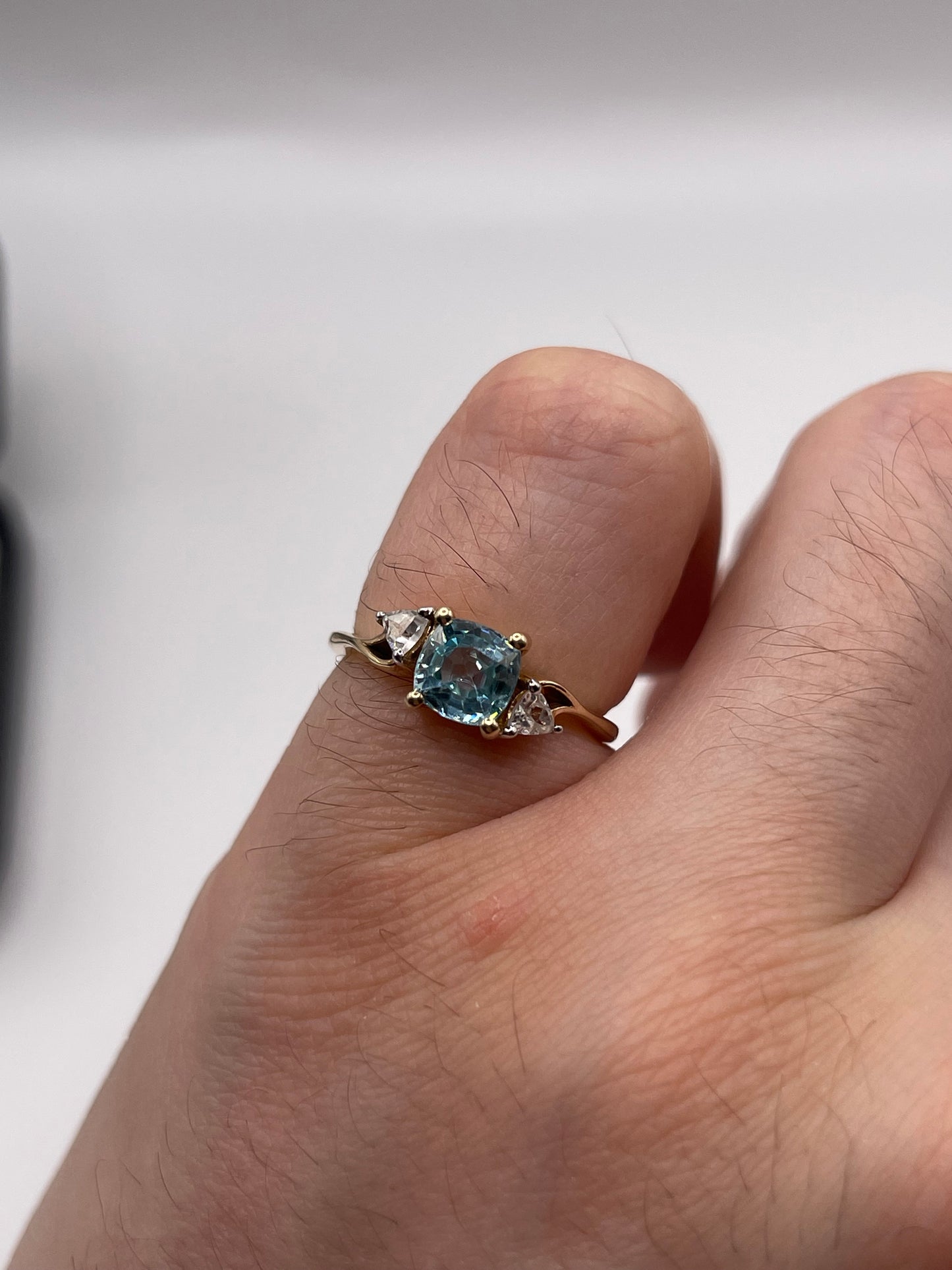 9ct gold blue and white zircon ring