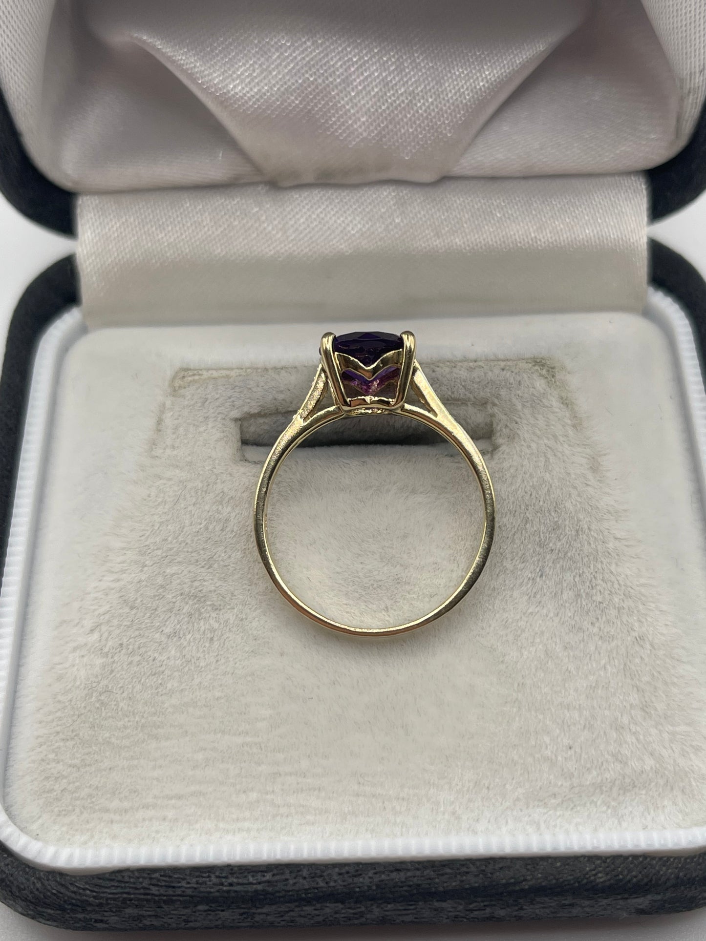 9ct gold amethyst and diamond ring