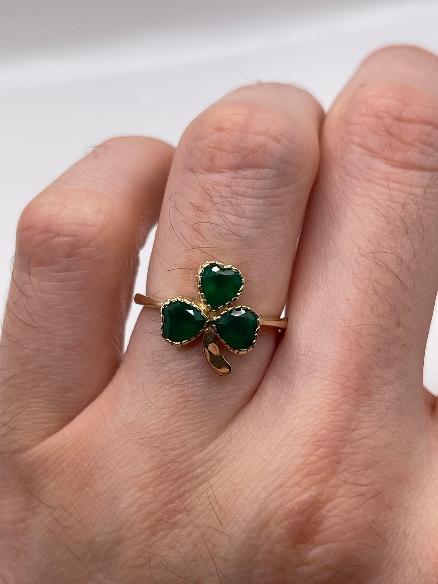 9ct gold green agate clover ring