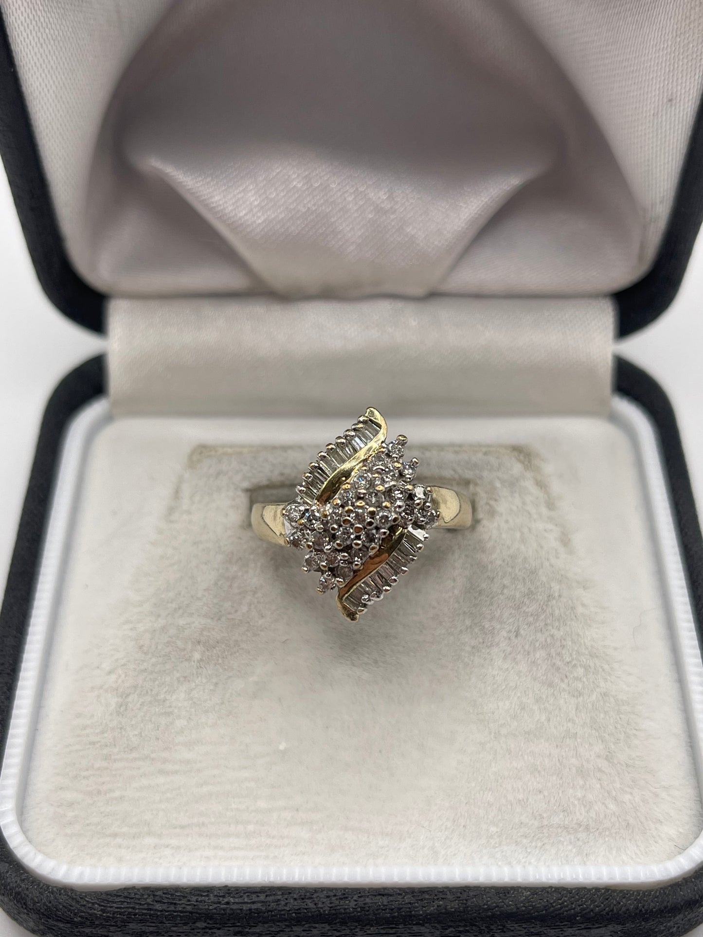 9ct gold diamond cluster ring