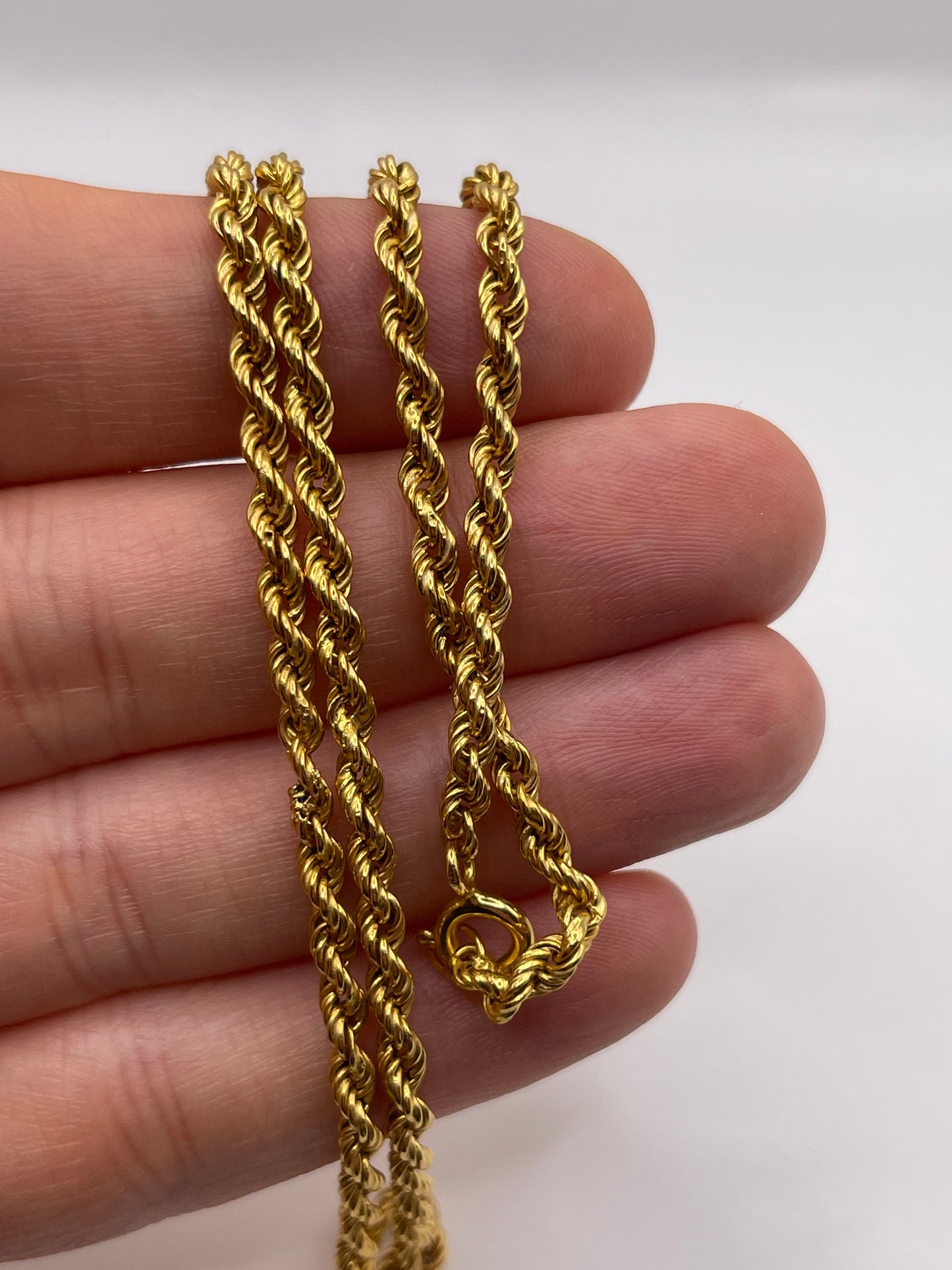 9ct gold chain 484