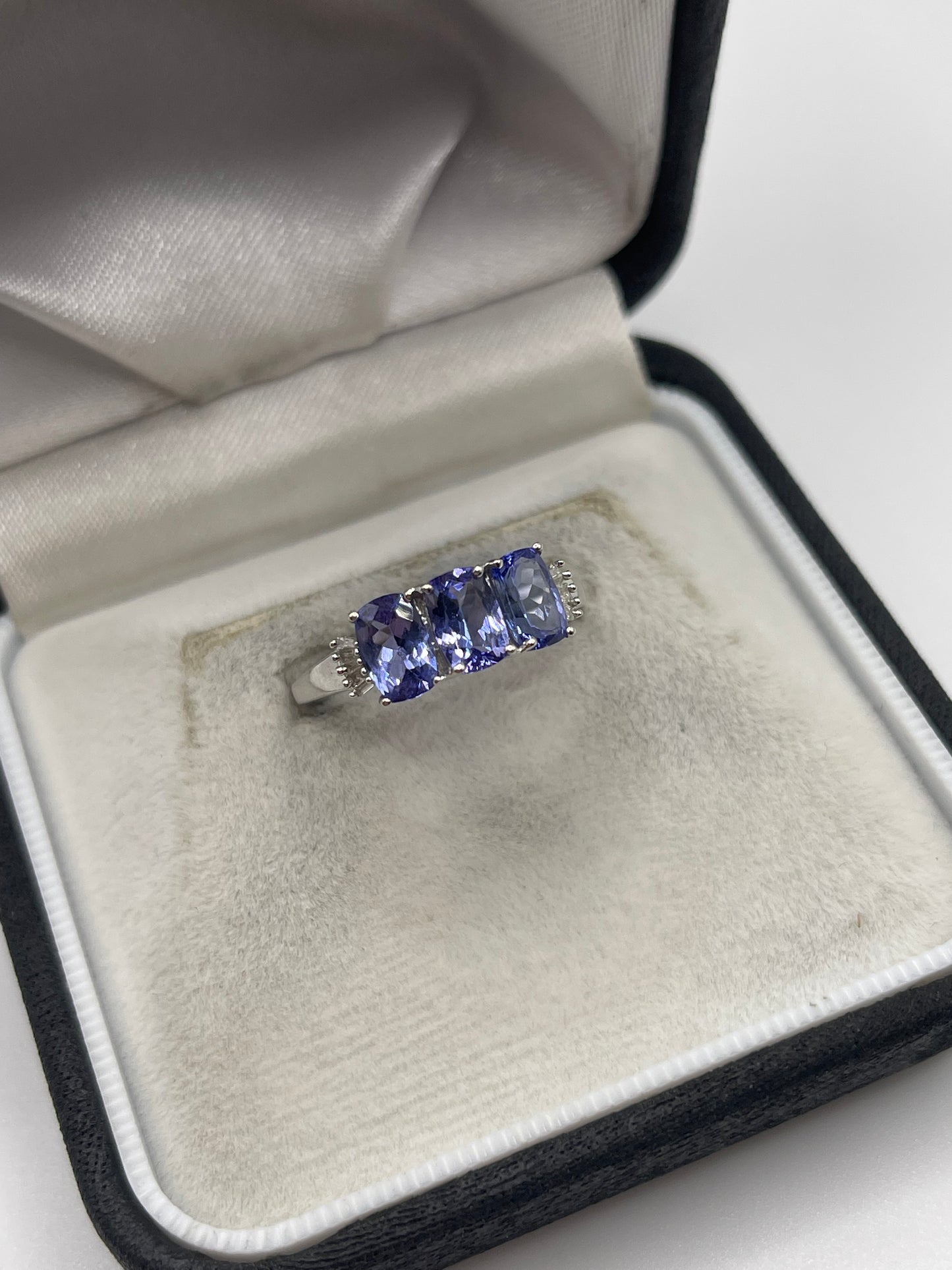 9ct white gold tanzanite and diamond ring
