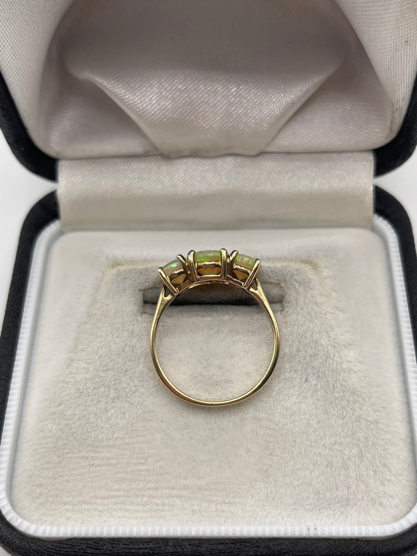 9ct gold opal ring