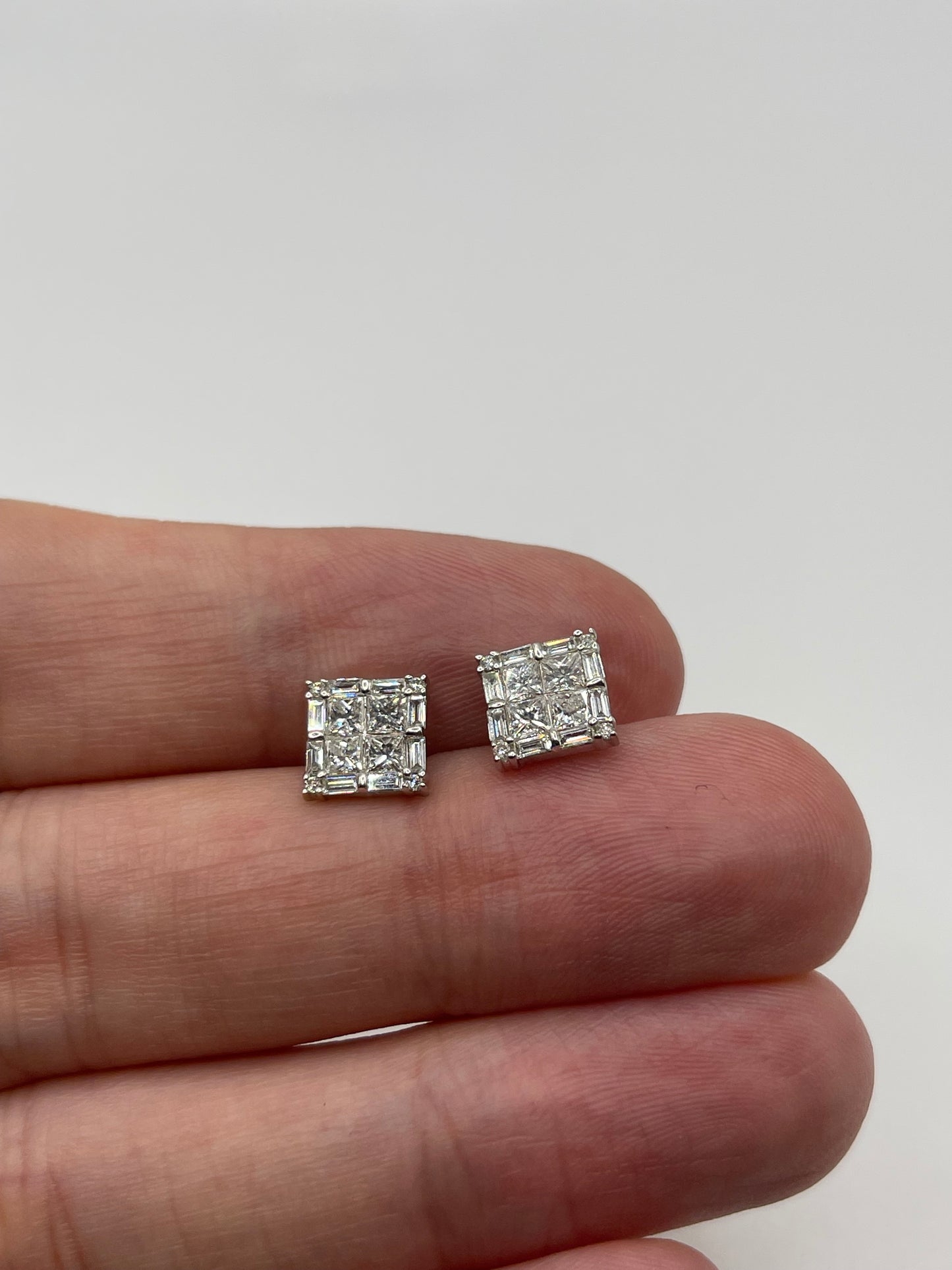 18ct white gold diamond earrings