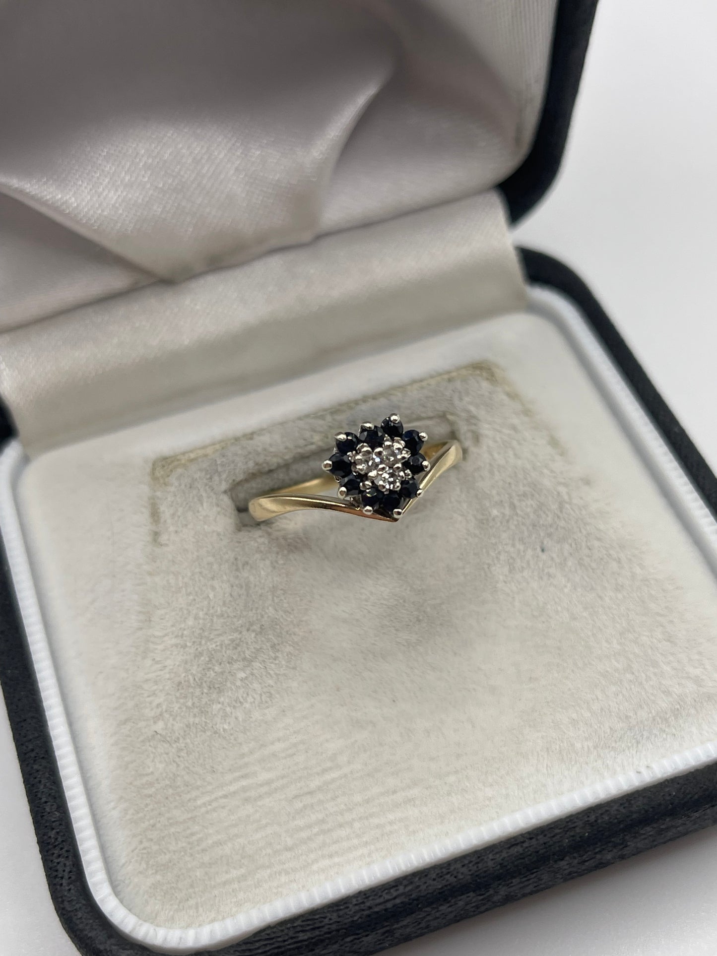 9ct gold sapphire and diamond ring