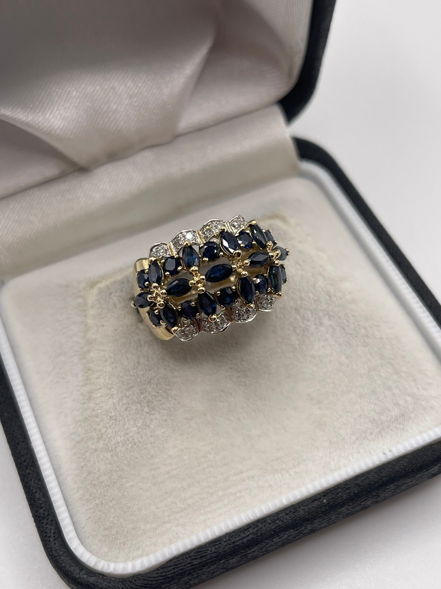 9ct gold sapphire and diamond cluster ring