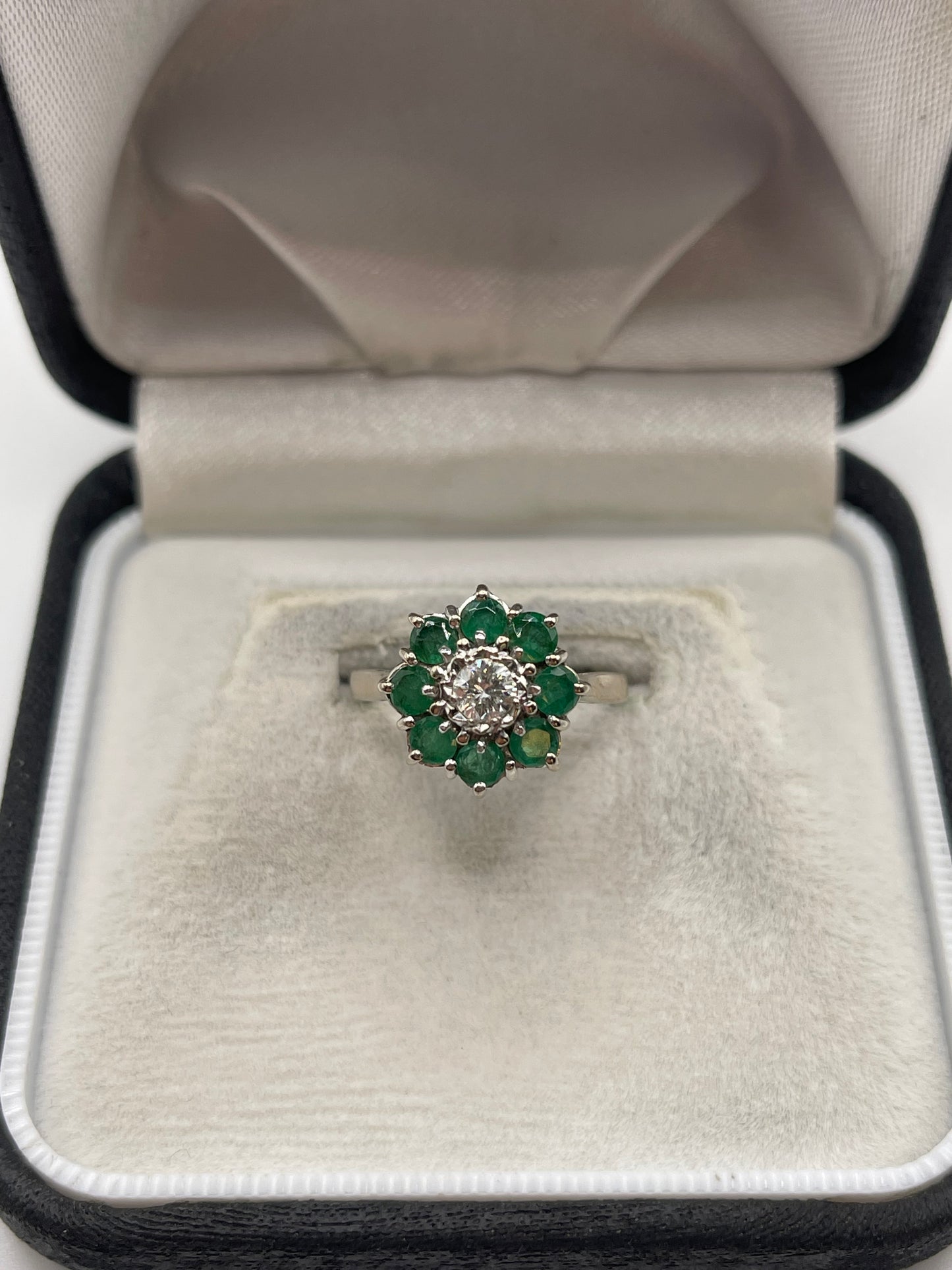 18ct white gold emerald and diamond ring