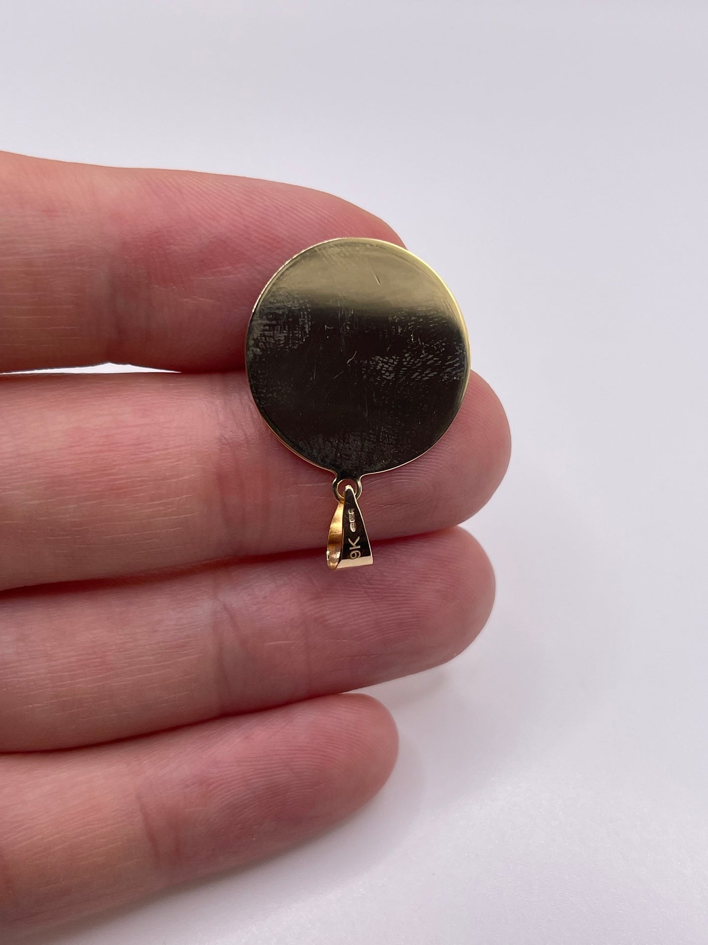 9ct gold medallion pendant