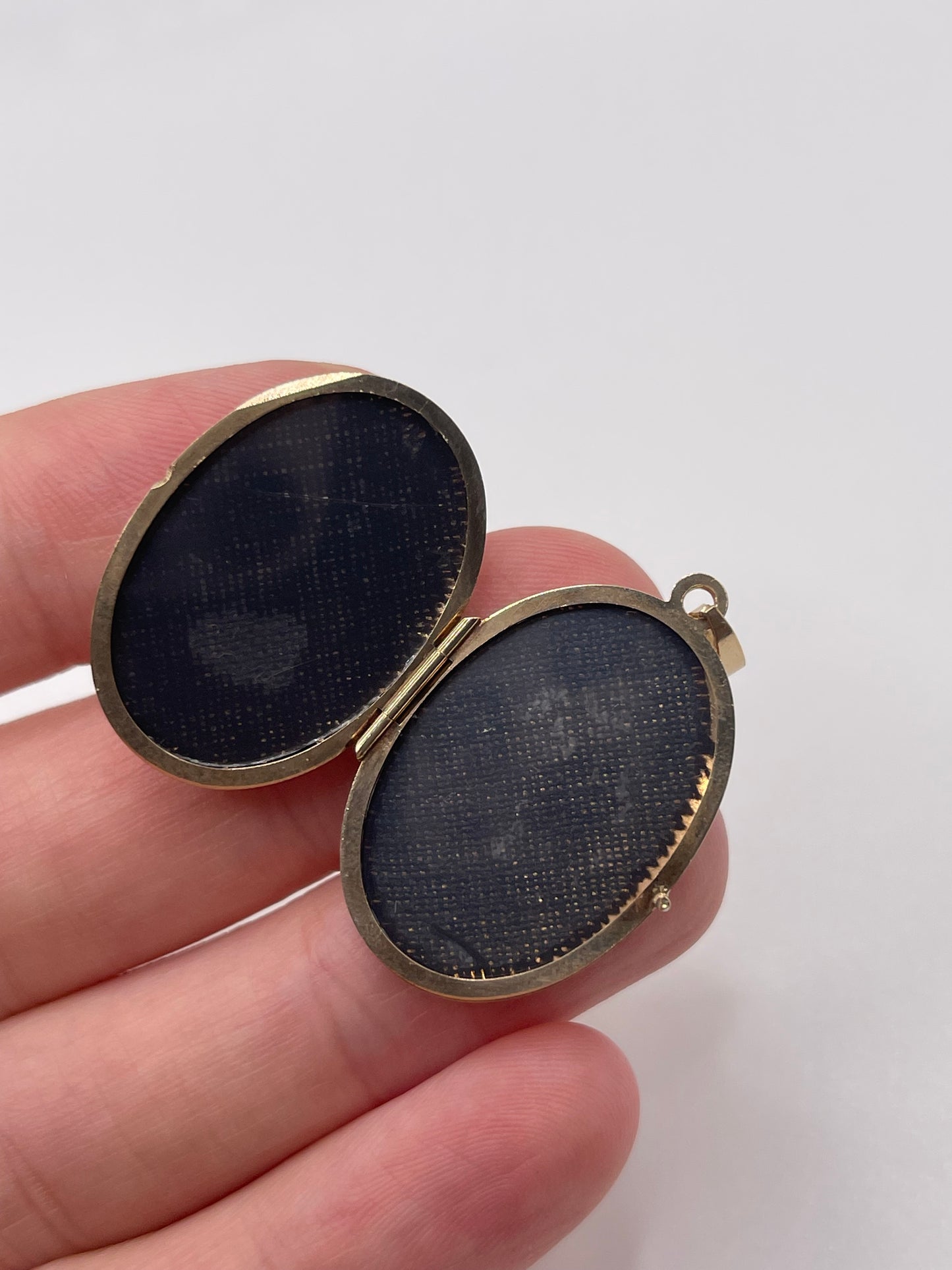 9ct gold locket