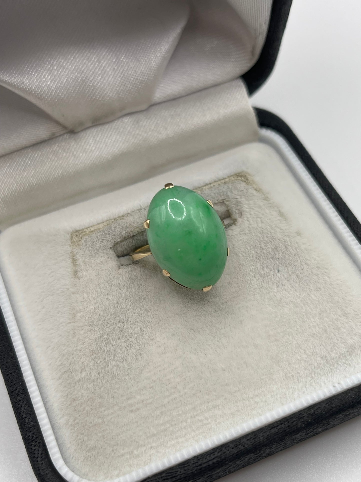 14ct gold jade ring