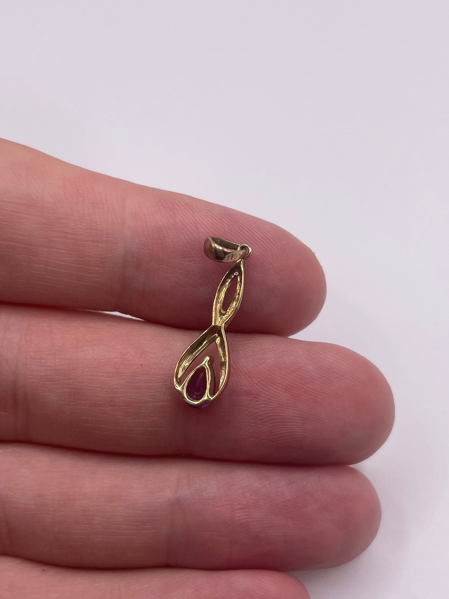 9ct gold amethyst pendant