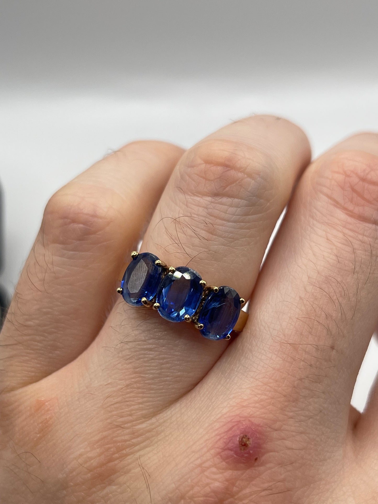 9ct gold kyanite ring