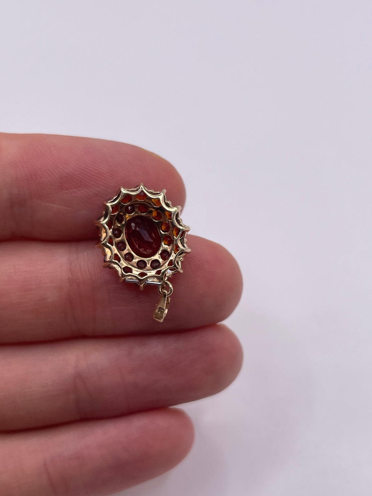 9ct gold garnet cluster pendant