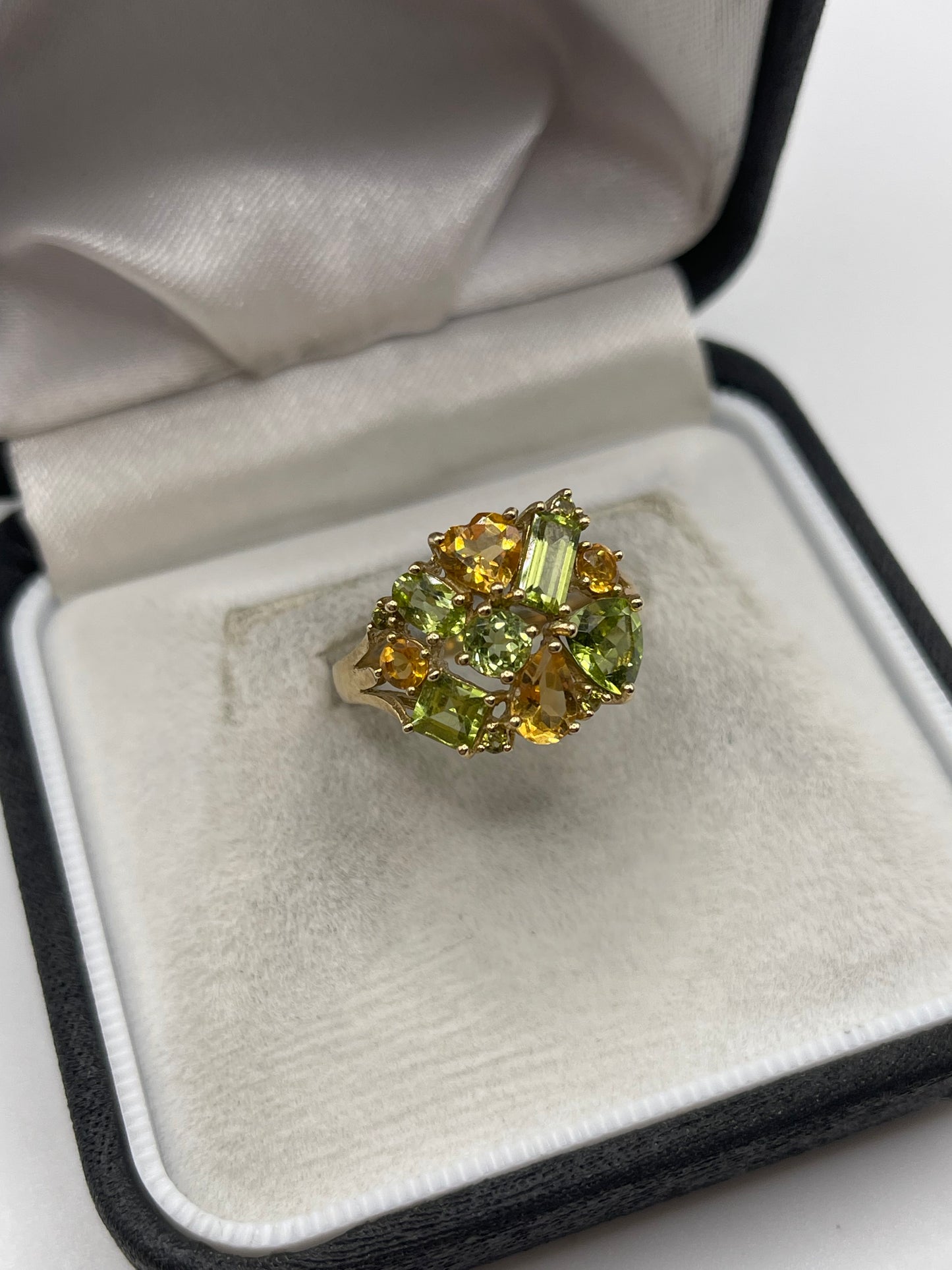 9ct gold citrine and peridot ring