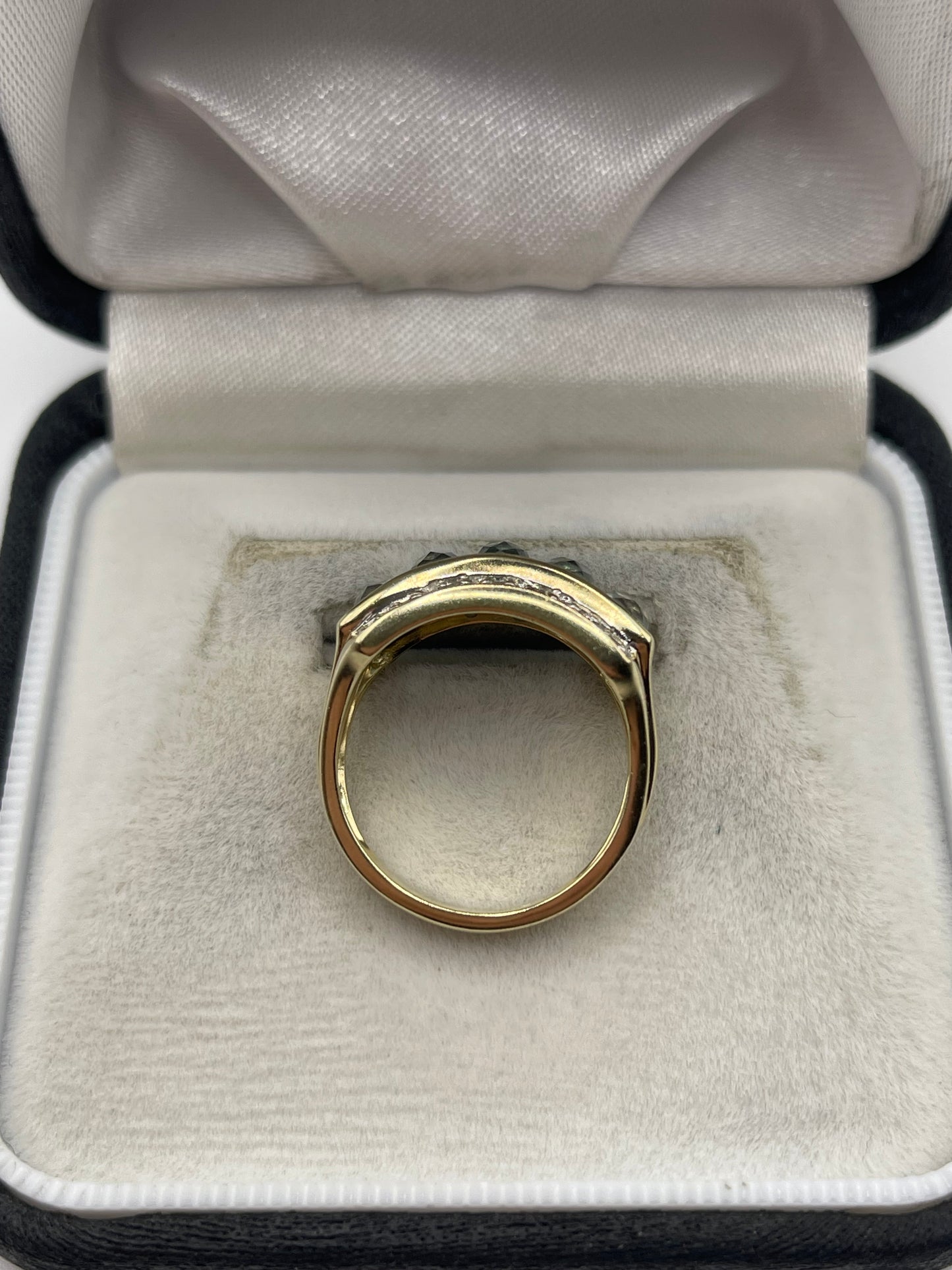 9ct gold topaz and diamond ring