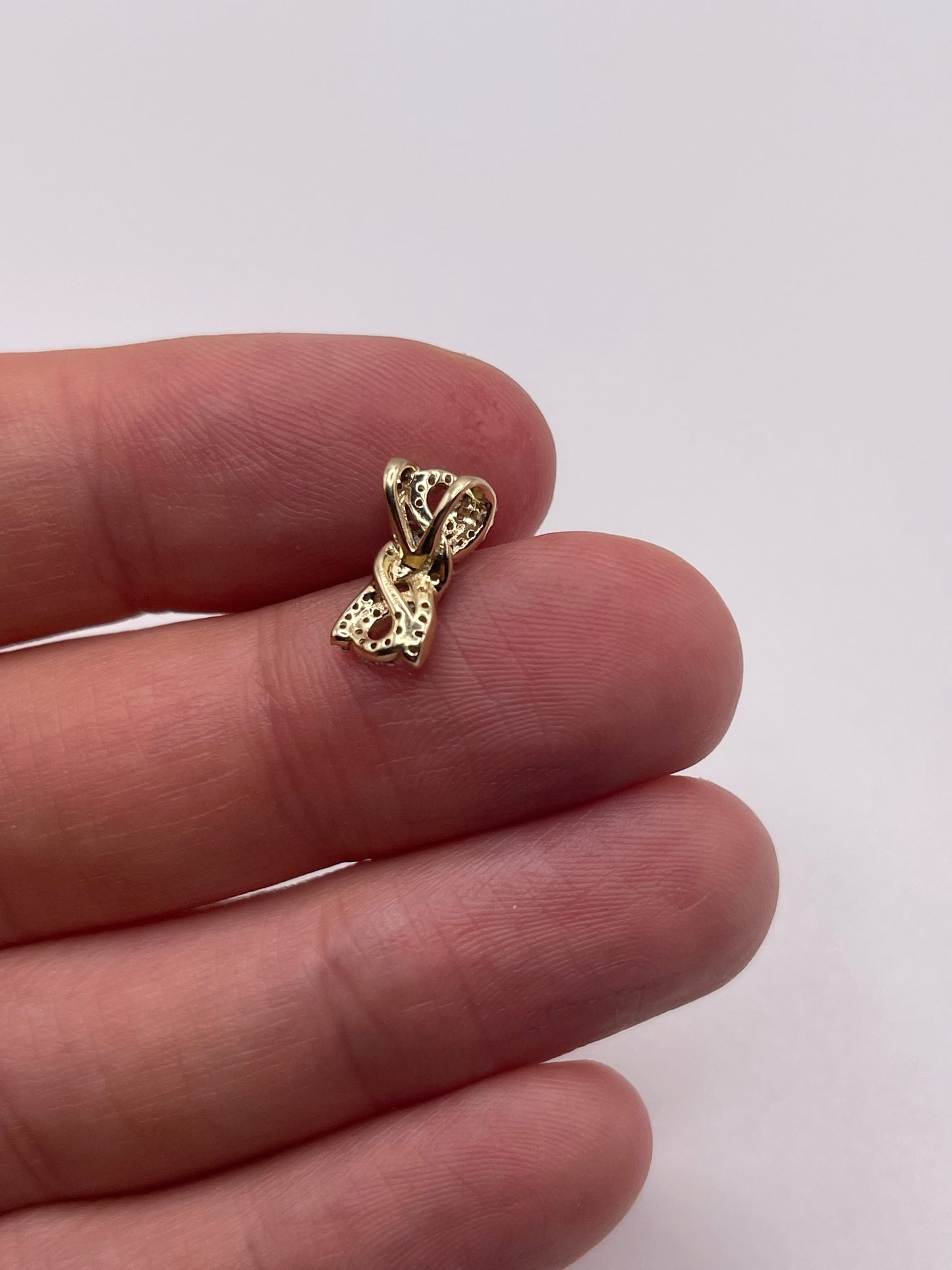 9ct gold diamond cluster pendant