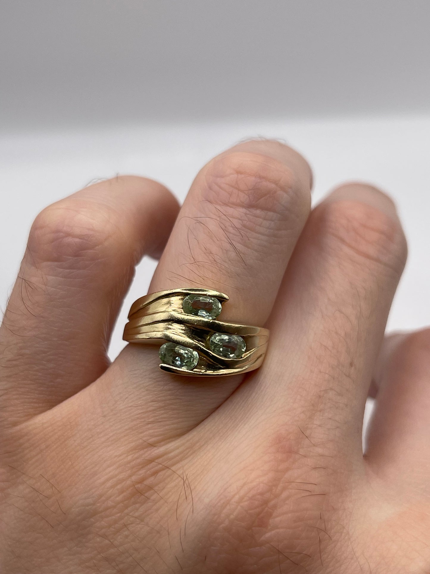 9ct gold quartz ring