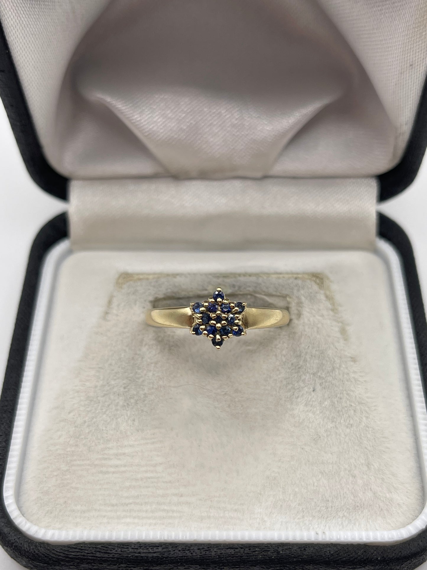 9ct gold sapphire cluster ring