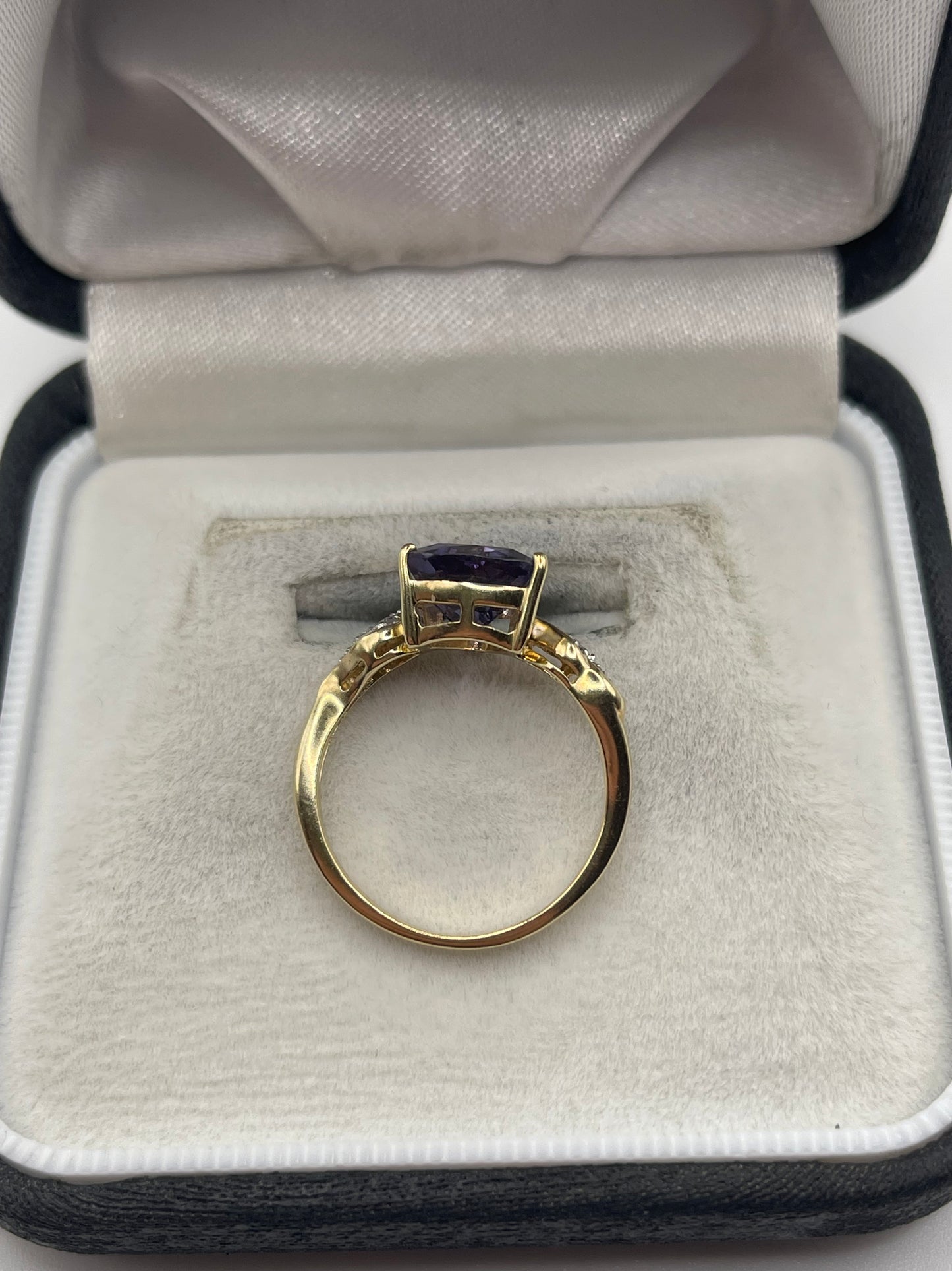 9ct gold blueberry quartz and diamond ring