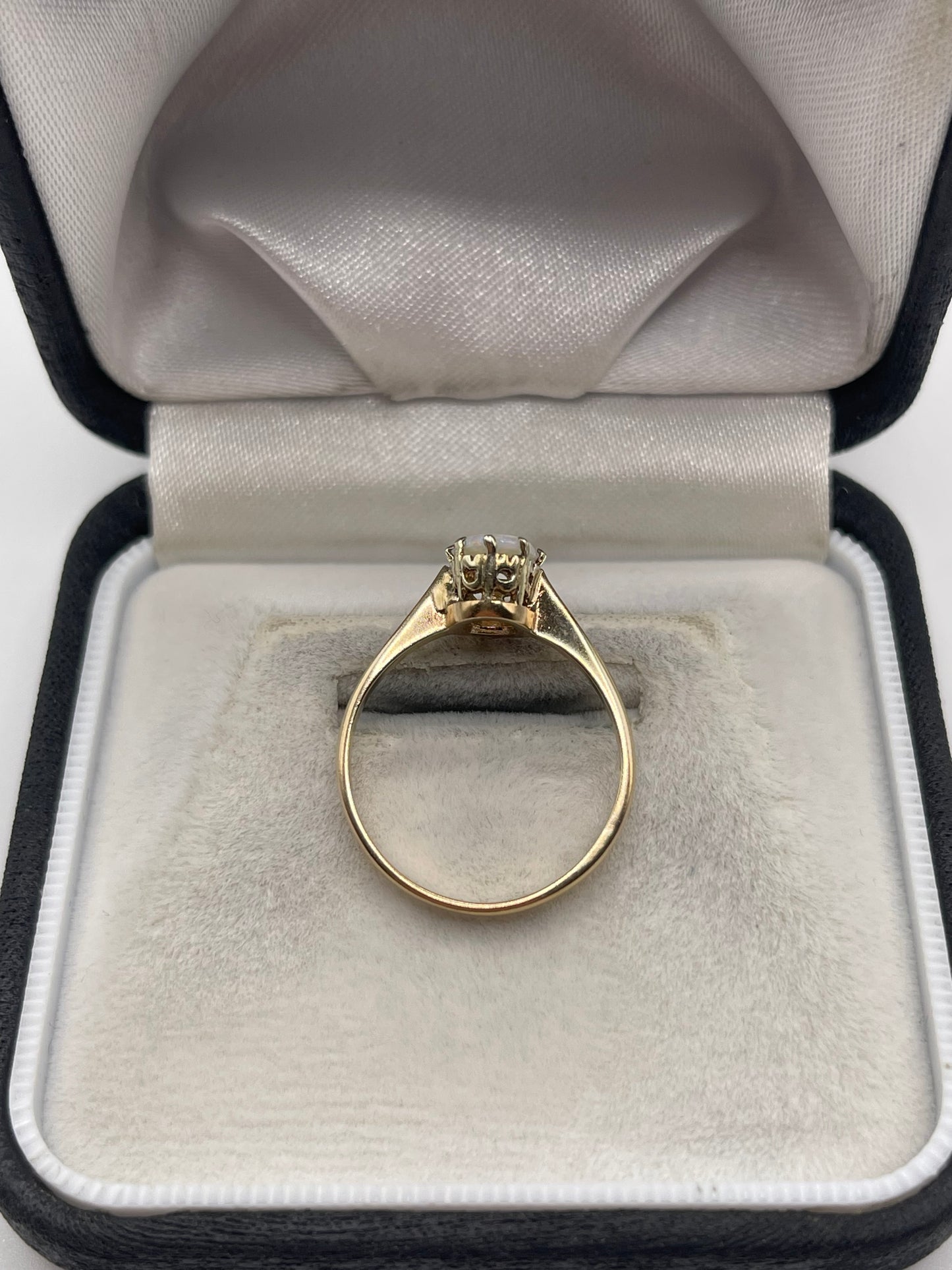 9ct gold opal ring
