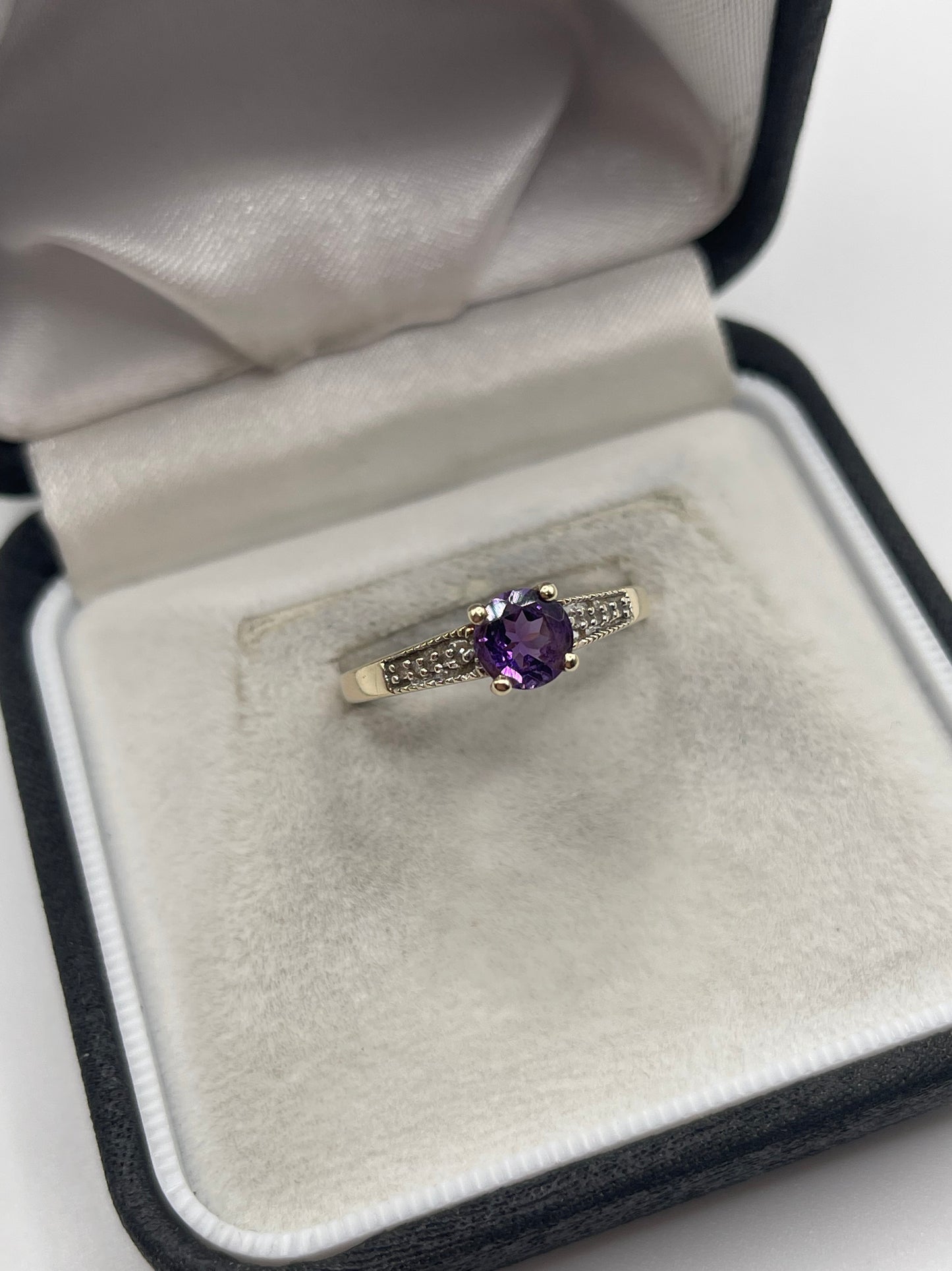 9ct gold amethyst and diamond ring