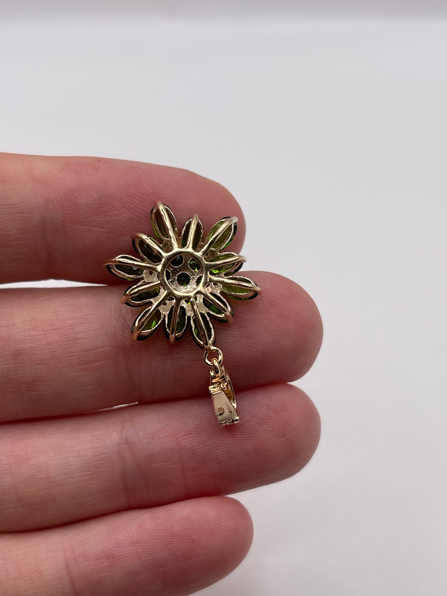 9ct gold diopside and diamond cluster pendant