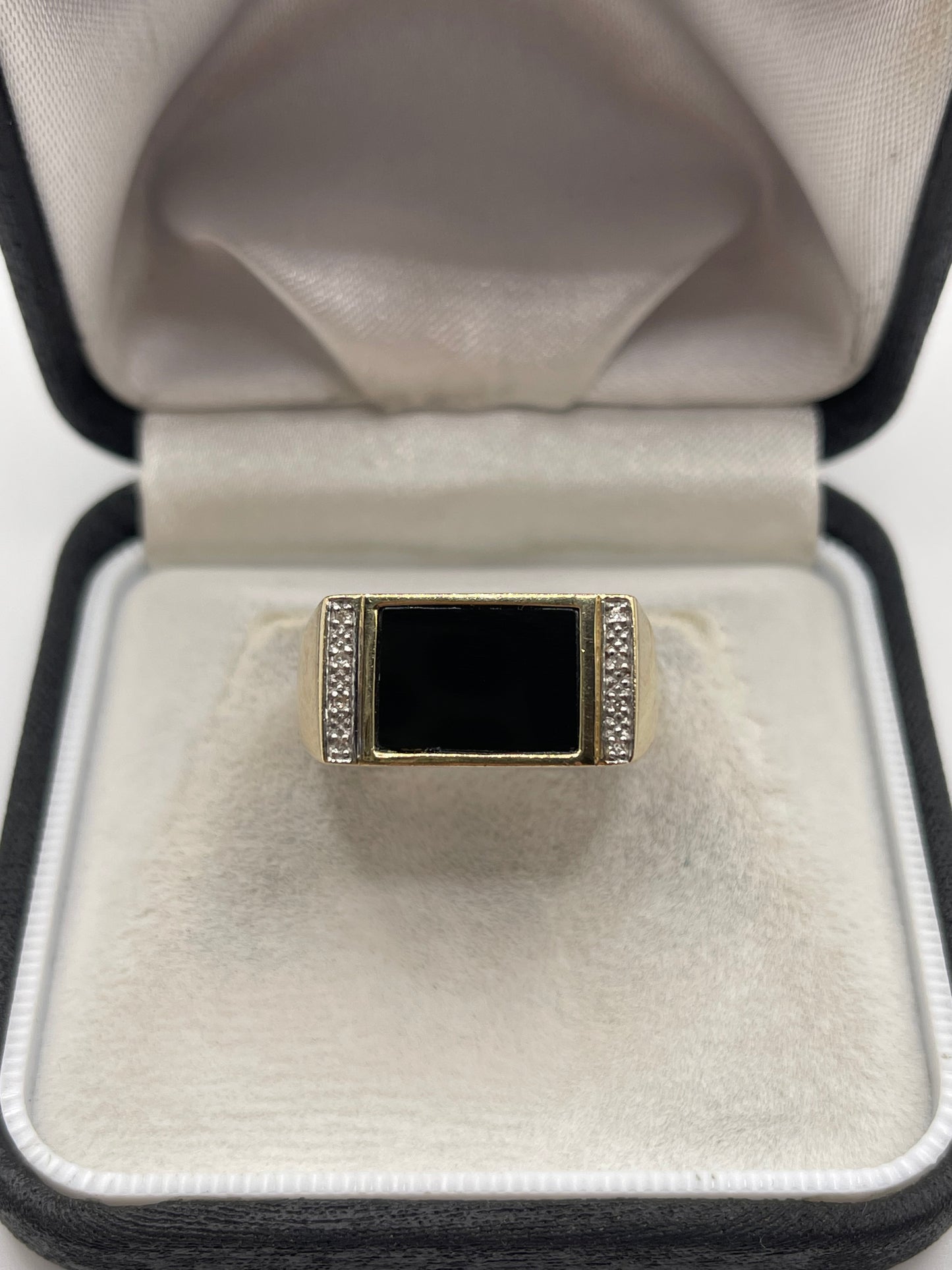 9ct gold onyx and diamond ring