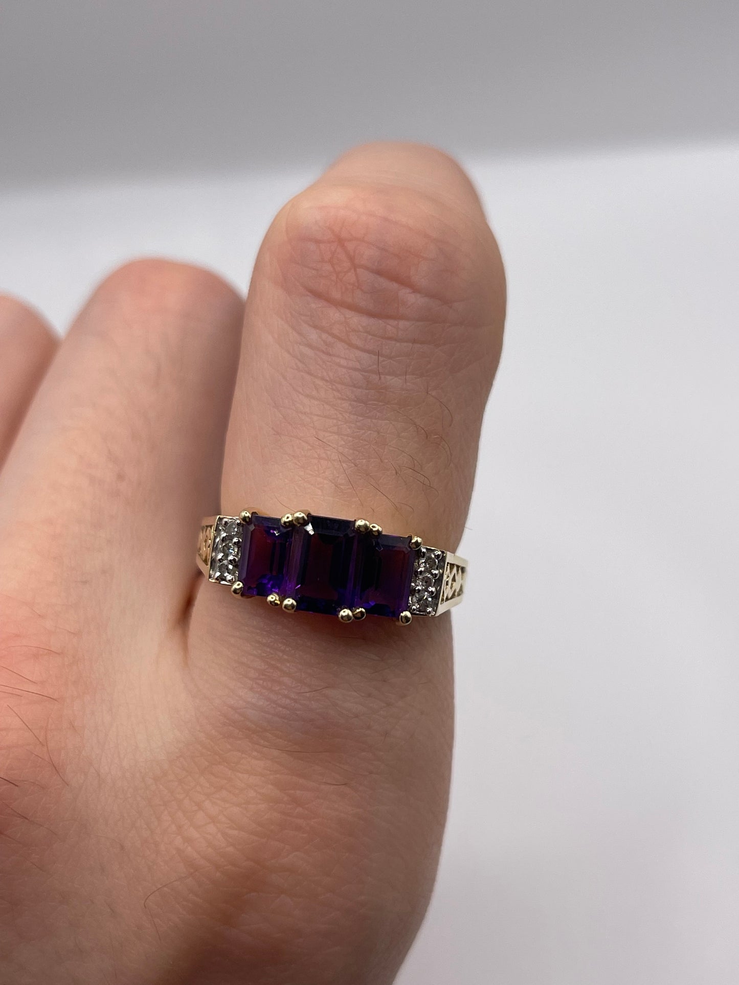 14ct gold amethyst and diamond ring