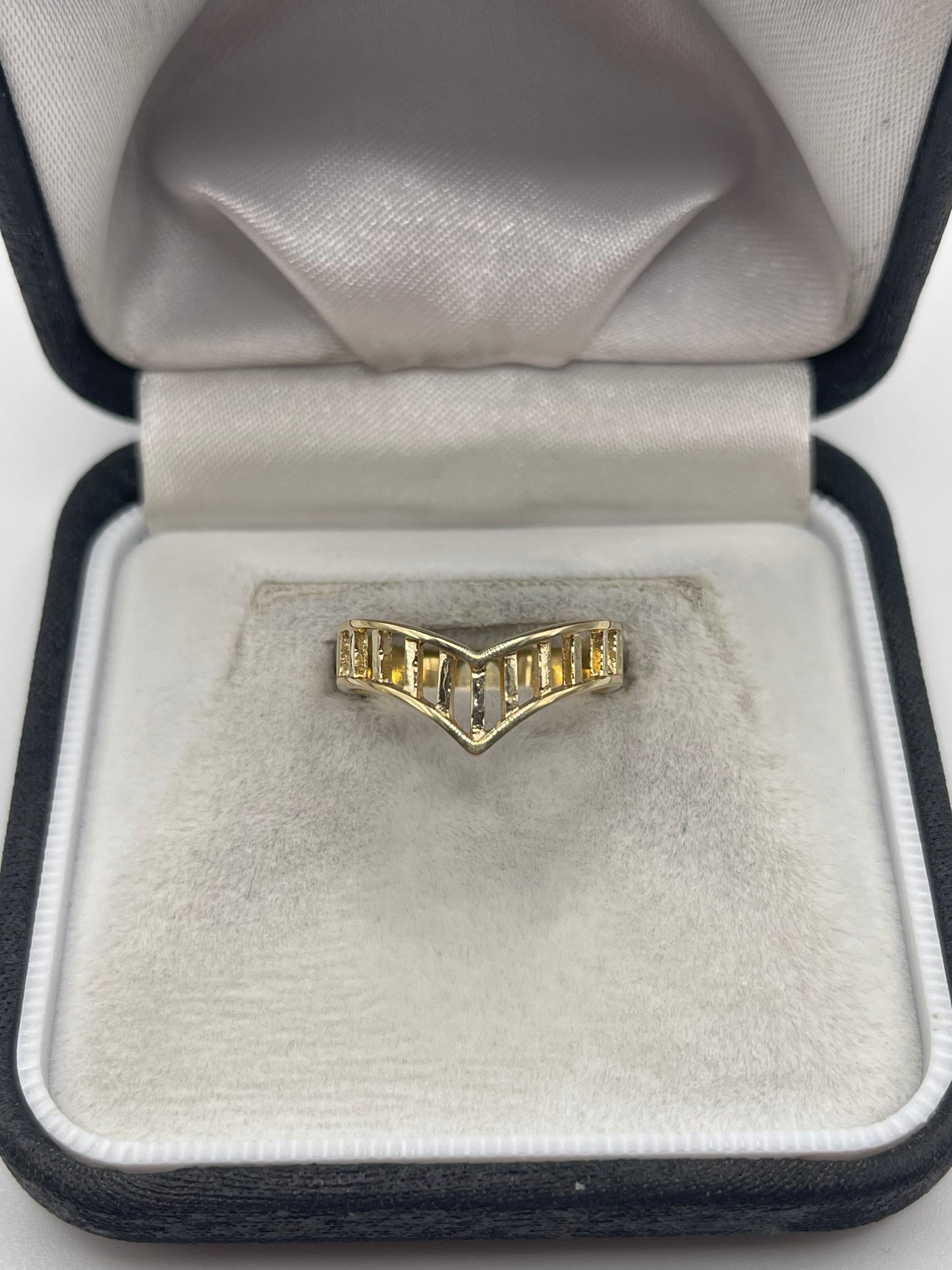 9ct gold wishbone ring