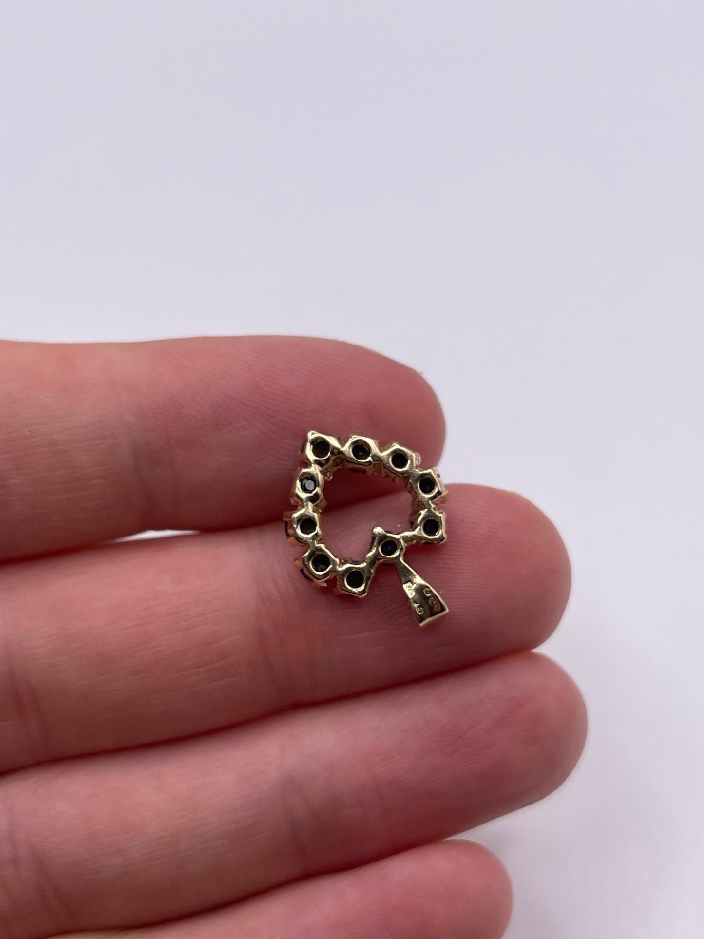 9ct gold sapphire heart pendant