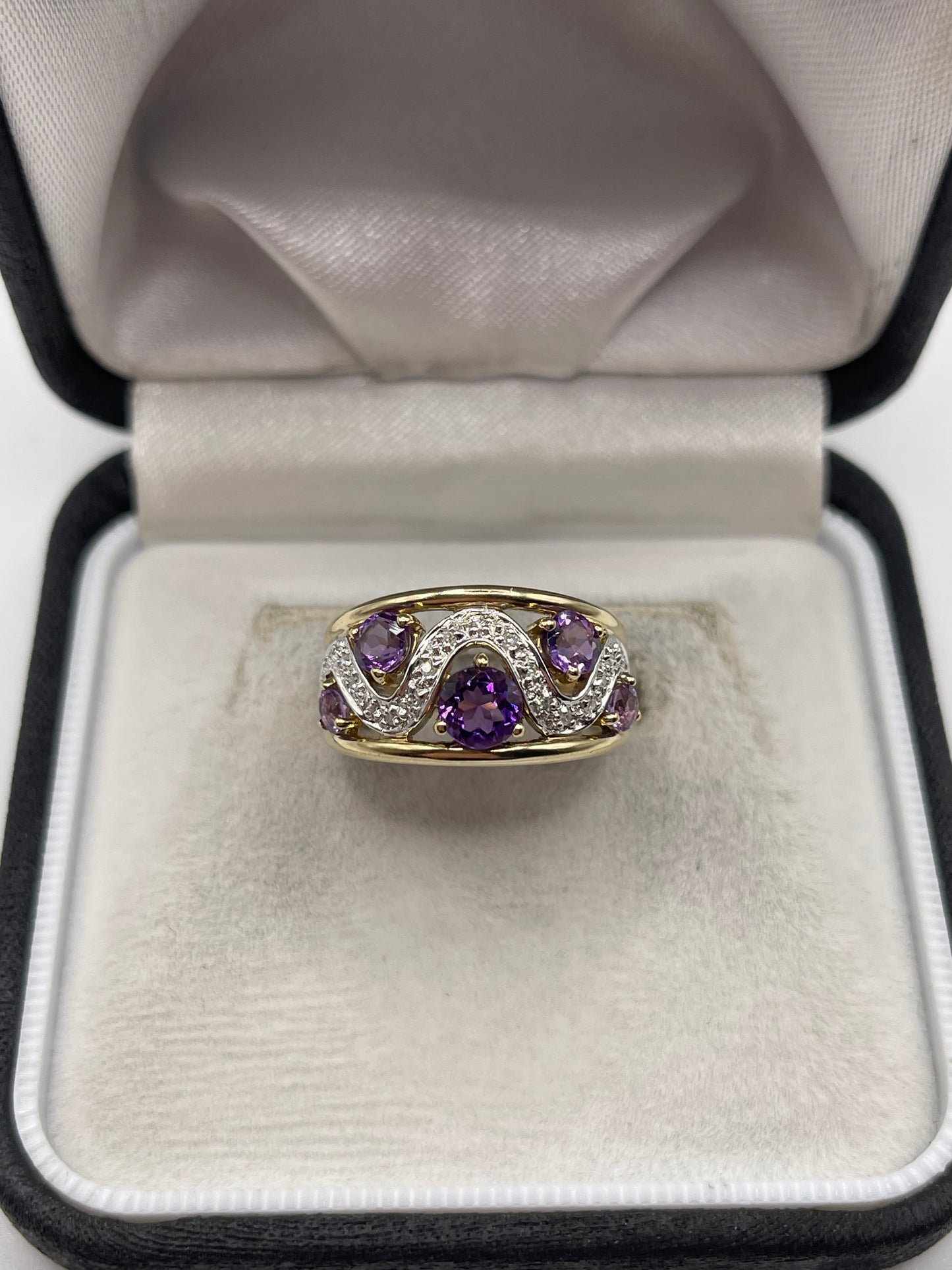 9ct gold amethyst and diamond ring