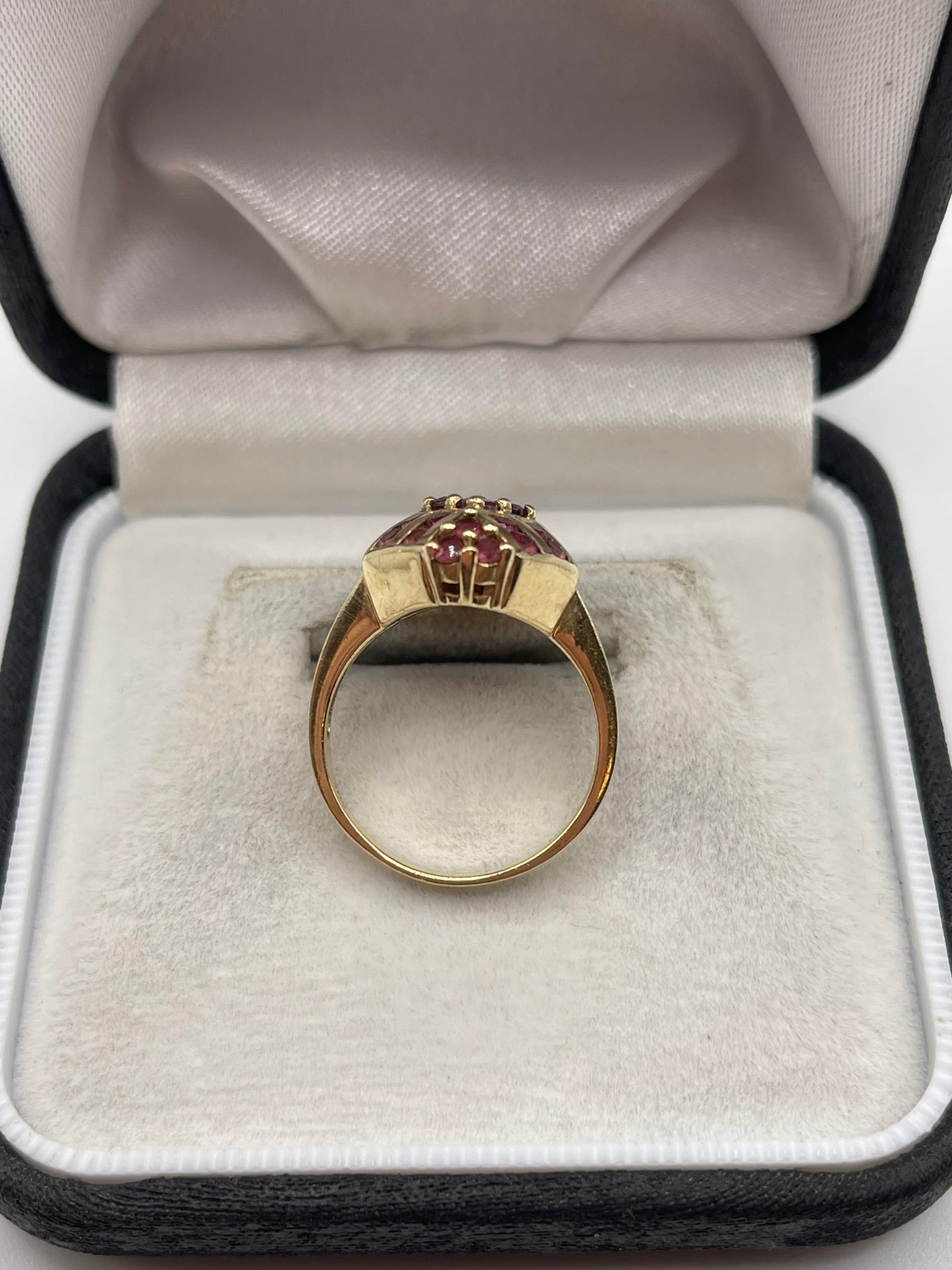 9ct gold garnet cluster ring