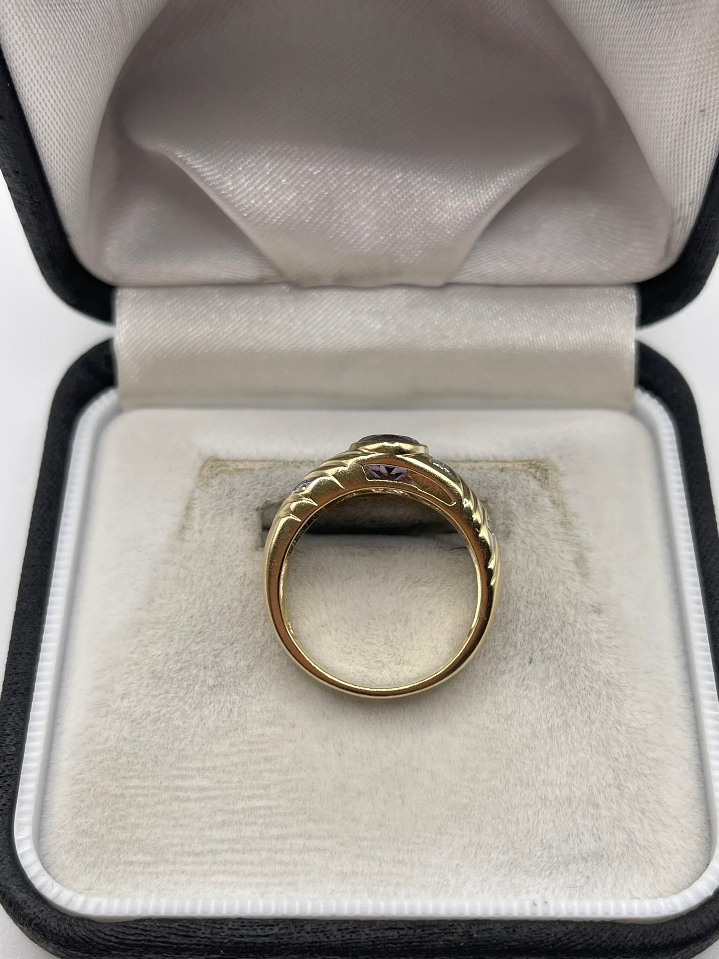 9ct gold amethyst and diamond ring