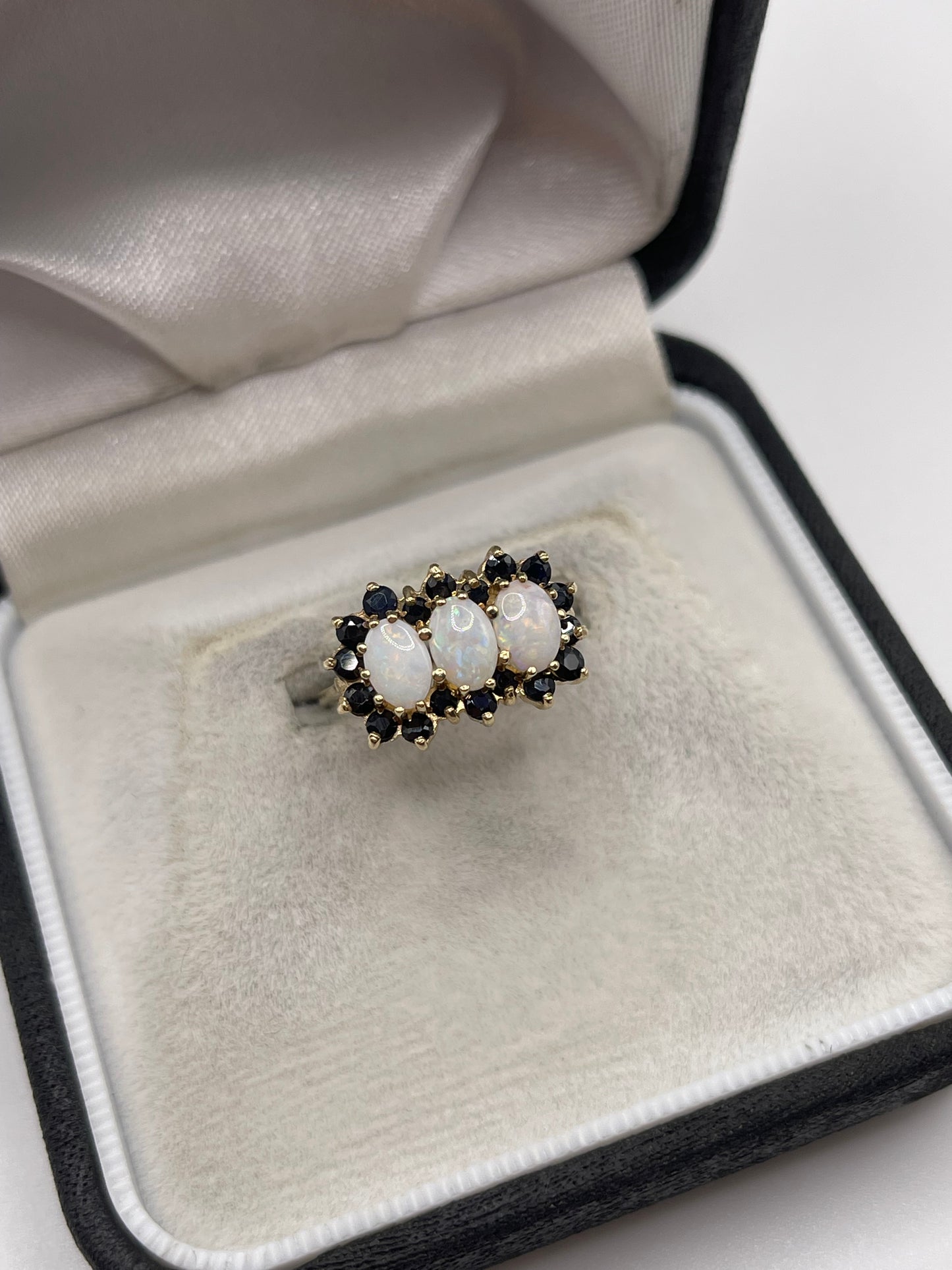 9ct gold opal and sapphire ring