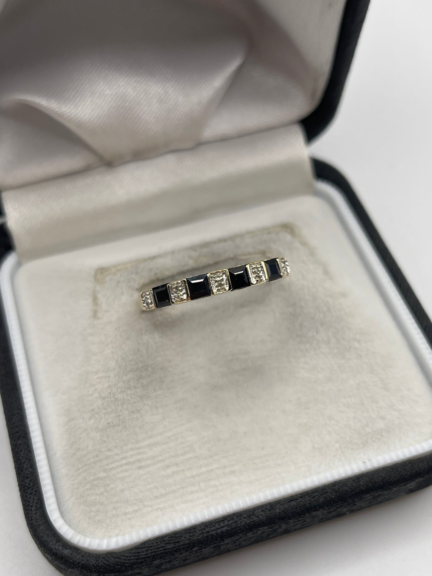 9ct gold sapphire and diamond ring